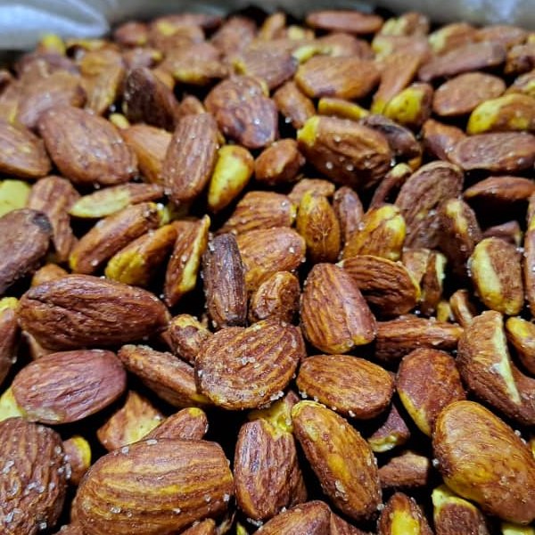 مغز بادام درختی شور وارداتی یک کیلویی