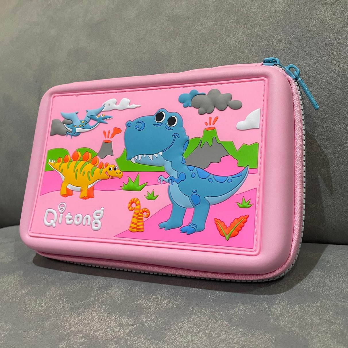 جامدادی تبلتی دایناسور چرمی ضد آب وارداتی باکیفیت