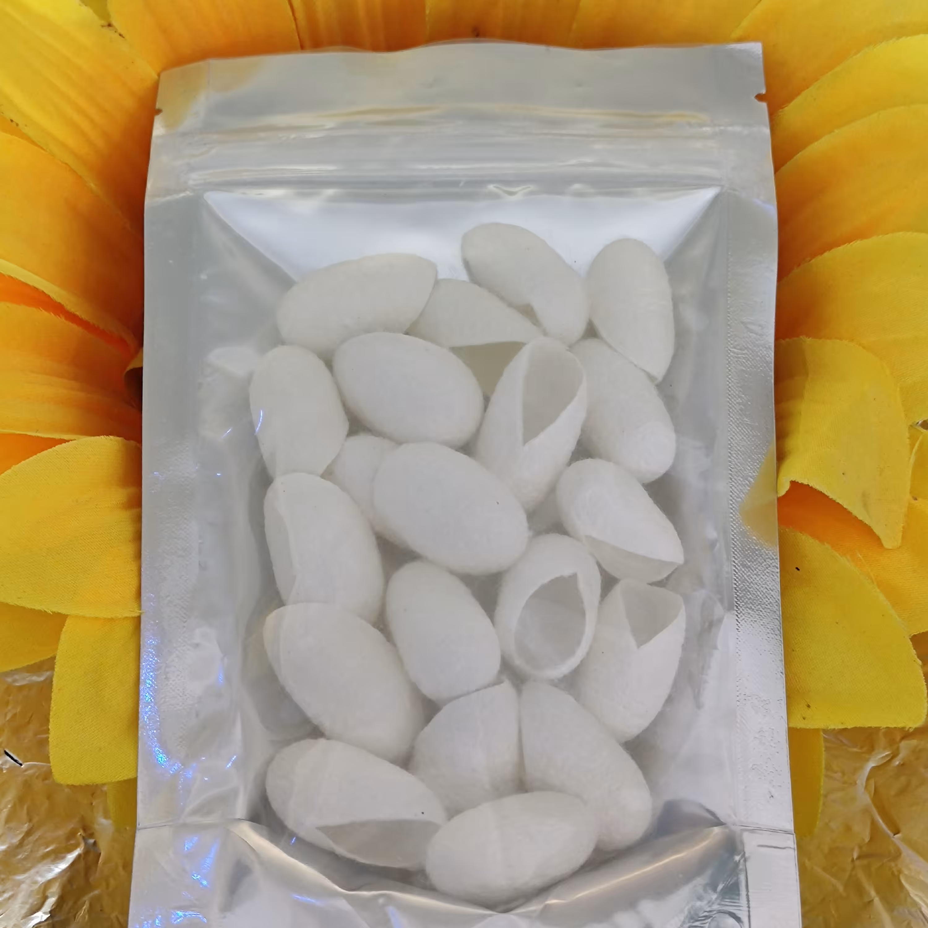 پیله ابریشم ممتاز و درجه یک بسته بندی 20 عددی 