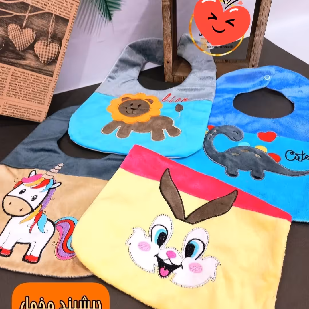 پیش بند دکمه خور طرح پسرانه