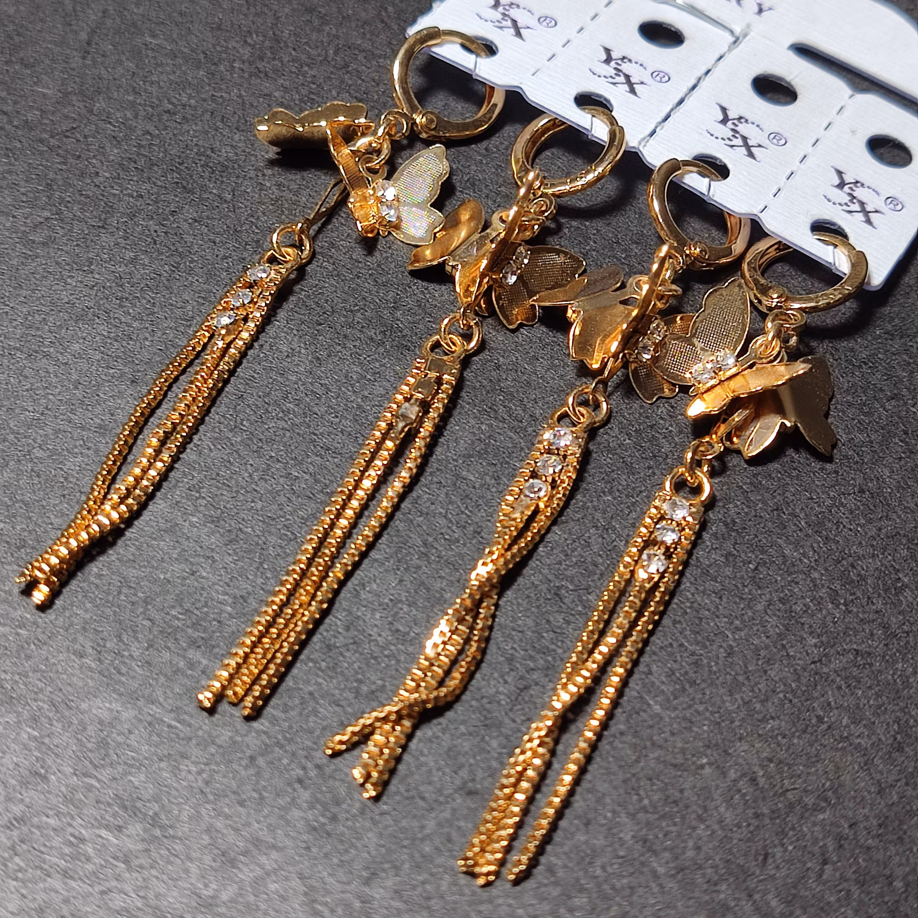 گوشواره بلند طرح پروانه رنگ ثابت 