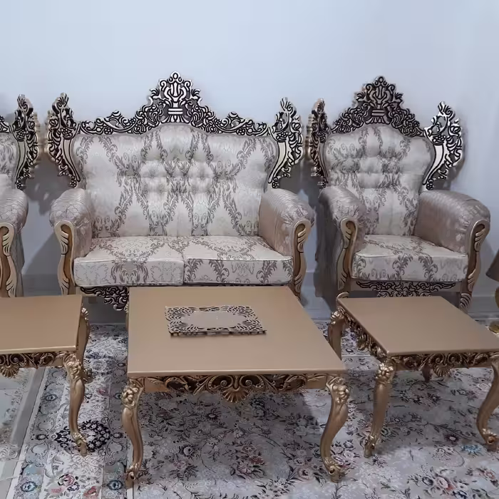 مبل سلطنتی همراه با میز و دو عدد عسلی