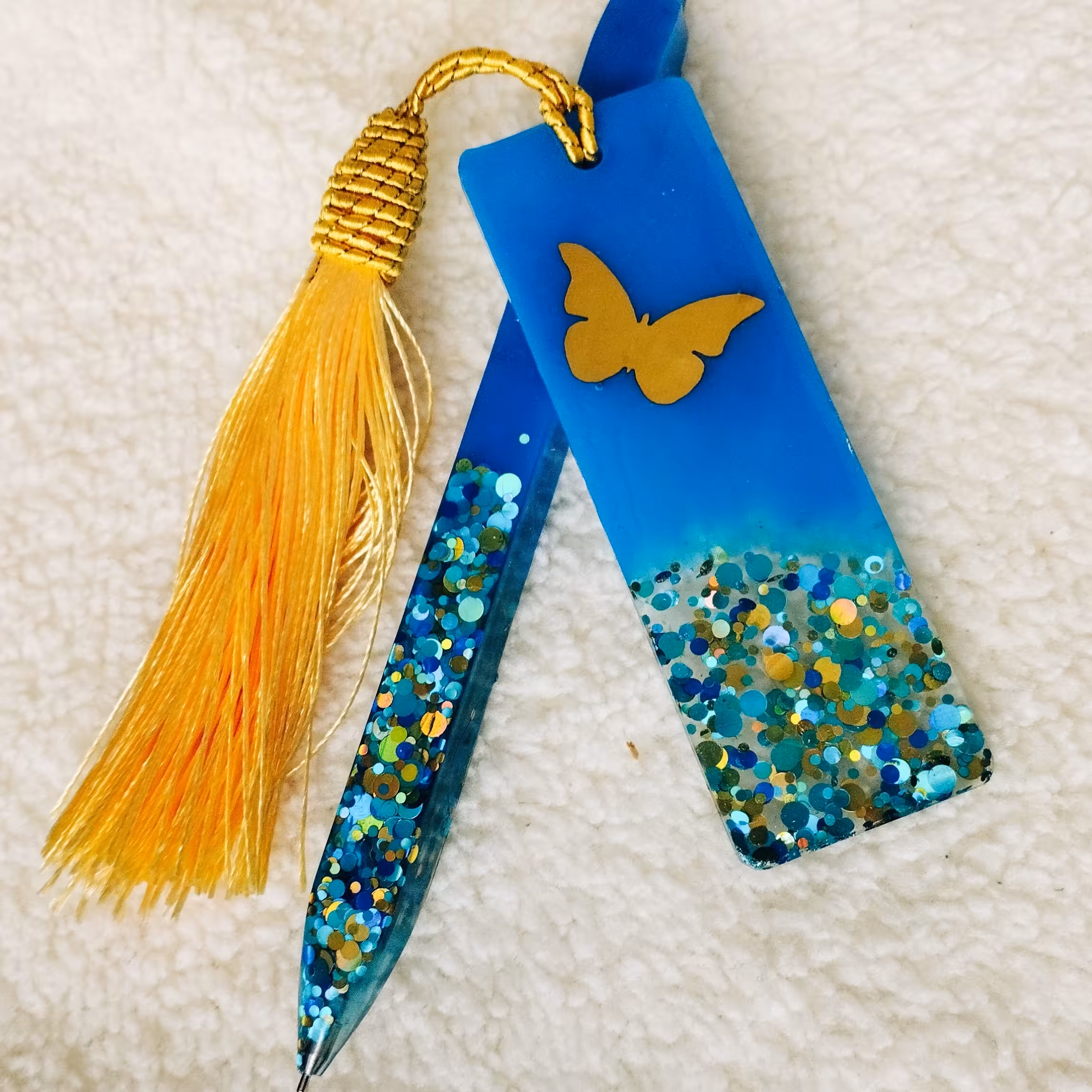 خودکاروبوک مارک رزینی