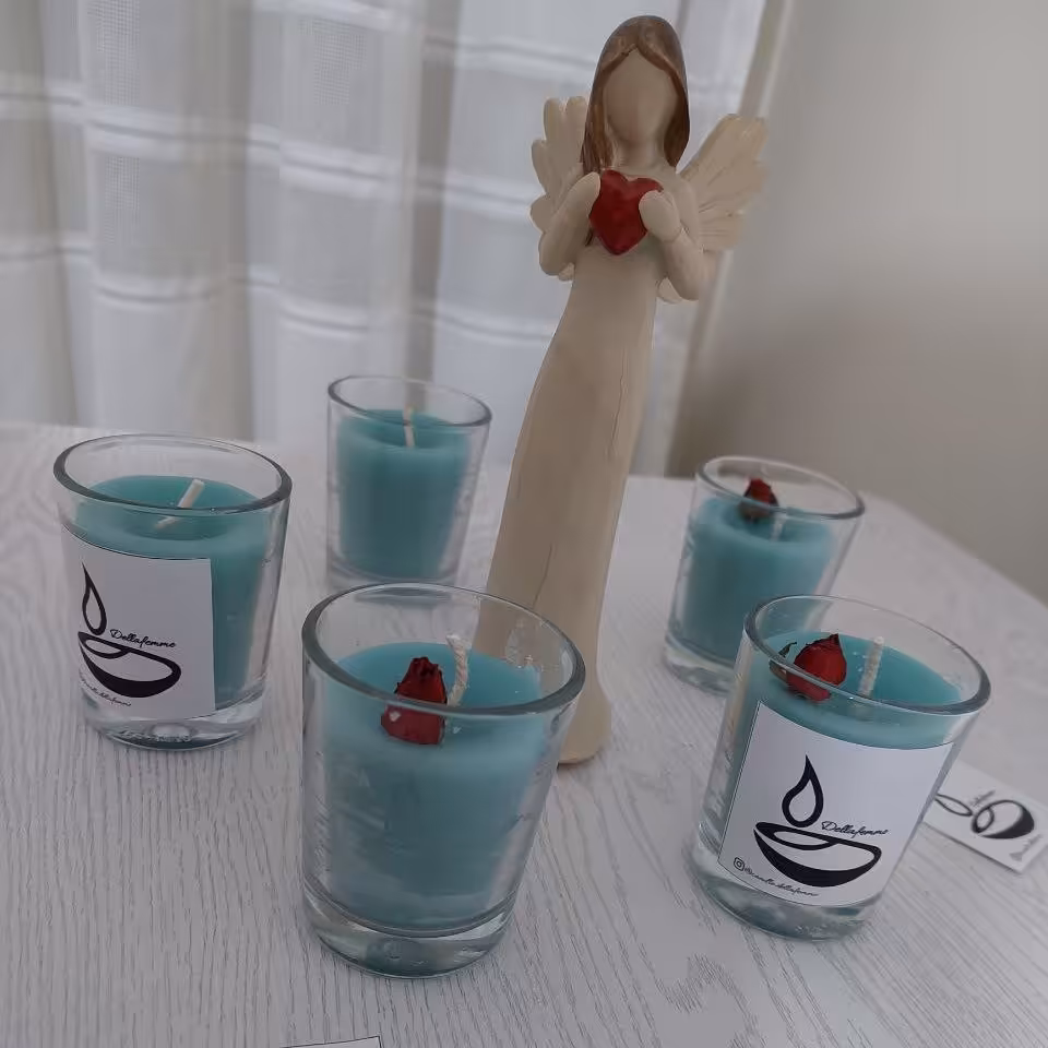 شمع لیوانی بهاری سایز کوچک با رایحه جنگل و گل رز 