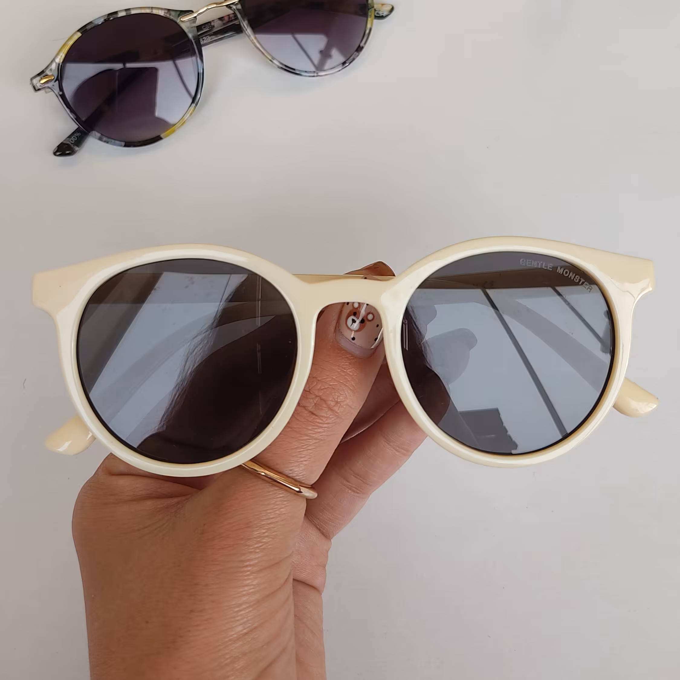 عینک دودی جنتل مانستر زنانه مردانه یووی400 با رنگ های خوشگل(ارسال رایگان)