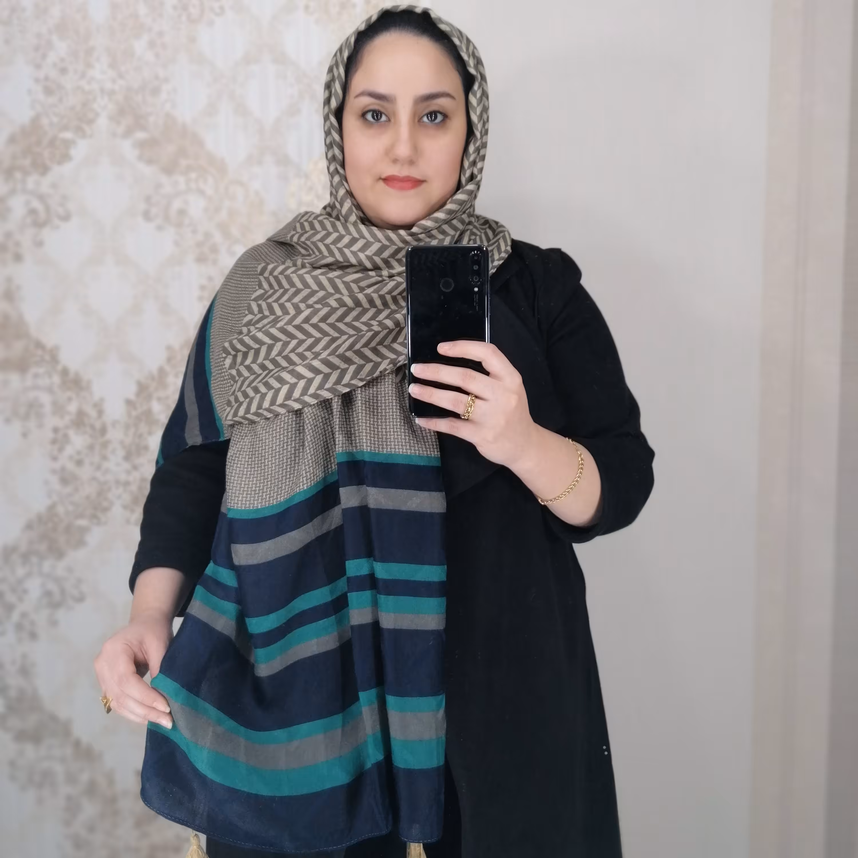 شال نخی کرم دستک راه راه سورمه ای آبی