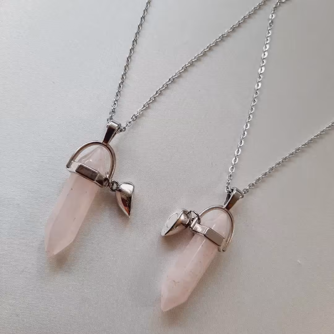 ست گردنبند منشور رز کوارتز به همراه مگنت قلب 