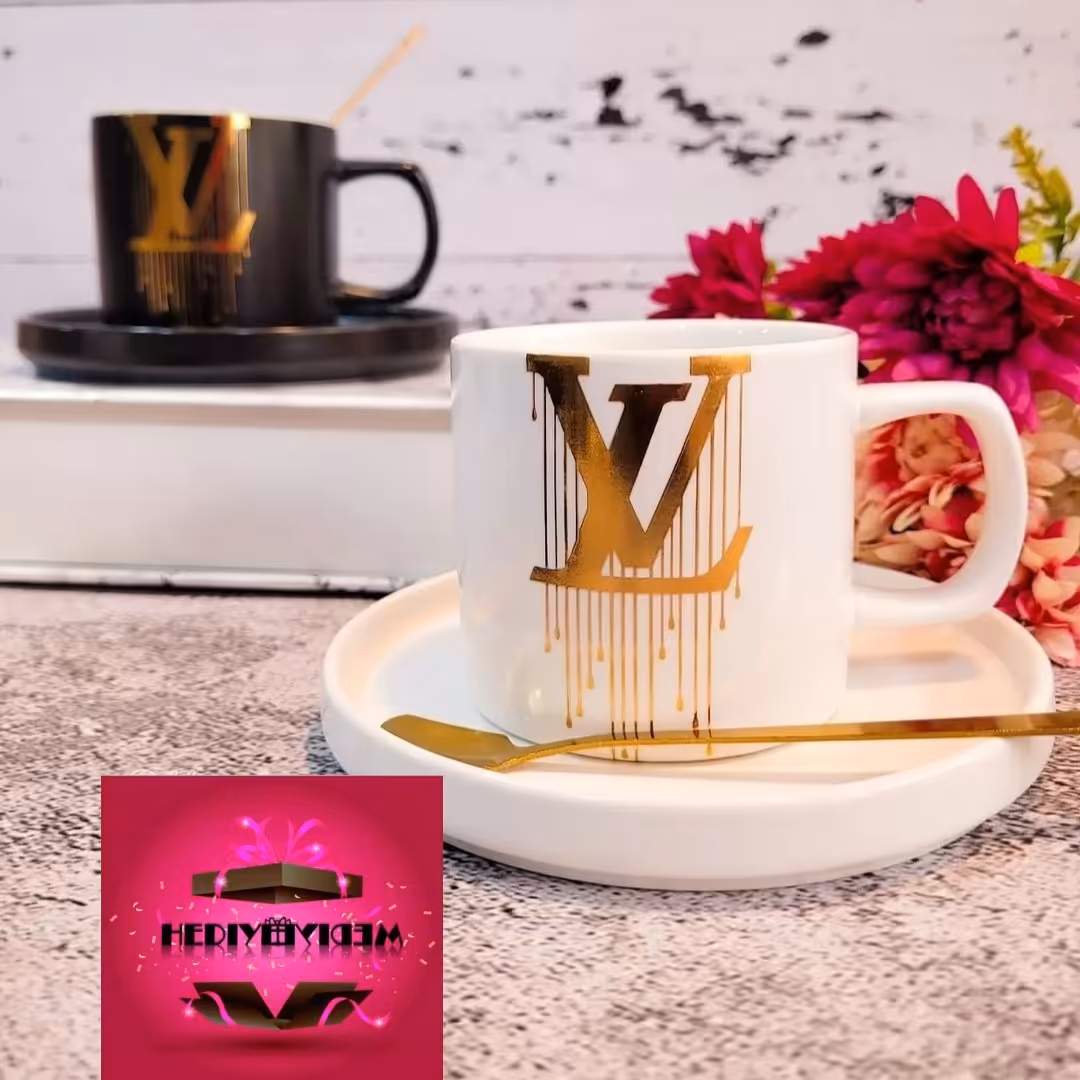 ماگ سرامیکی فانتزی وارداتی به همراه زیر ماگی و قاشق استیل