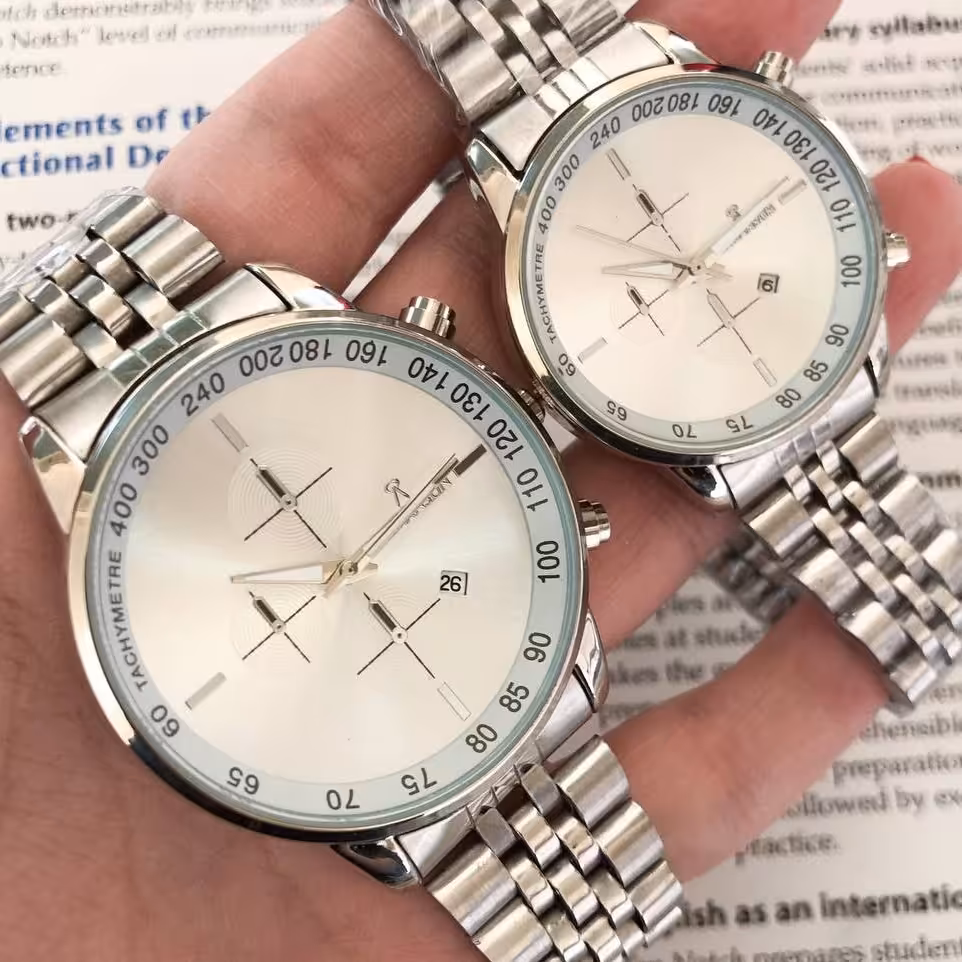  ست ساعت رومانسون زنانه و مردانه  باهم بنداستیل نقره ای صفحه نقره ای 
