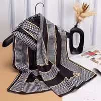 شال سوپرنخ مشکی-سفید-طلایی طرح پیچازی 