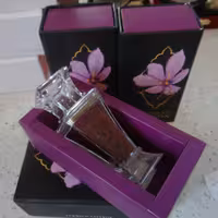 زعفران سرگل درجه یک قاینات بسته بندی شکیل مناسب هدیه، نیم مثقالی