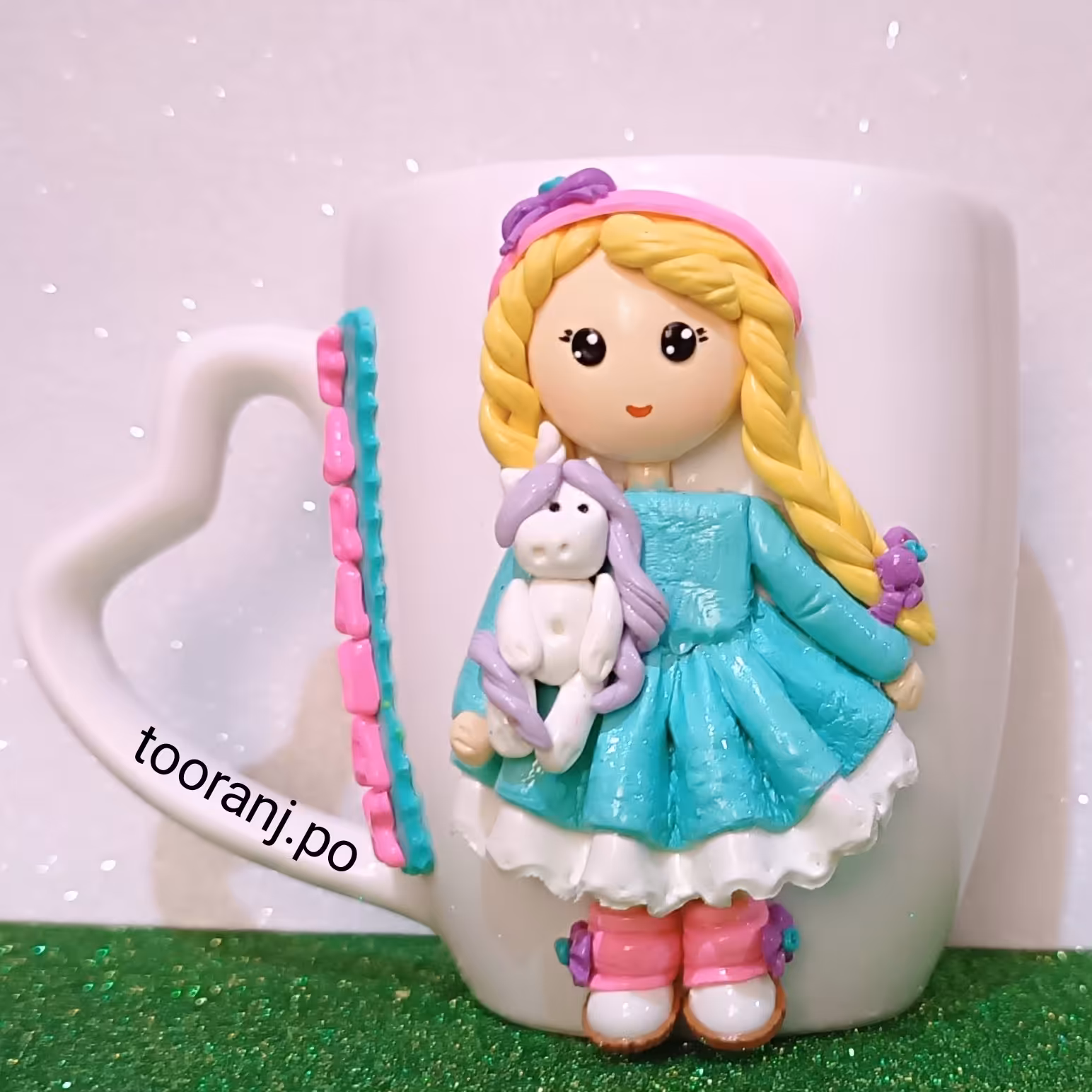 ماگ دخترونه با موی بور