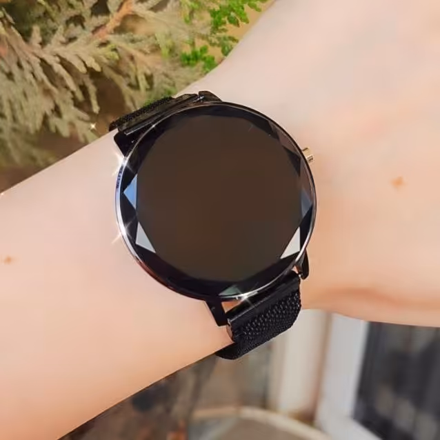 ساعت دیجیتالی بند حصیری قفل مگنتی 
کیفیت درجه یک دکمه دار