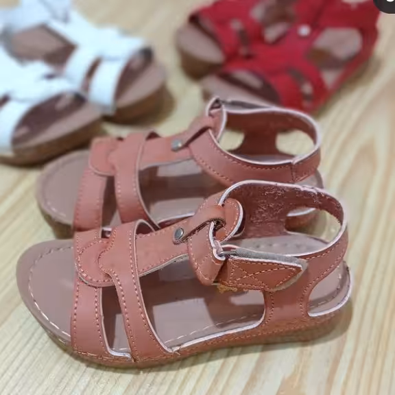 صندل دخترونه دست دوزی شده زیره پیو نرم و منعطف