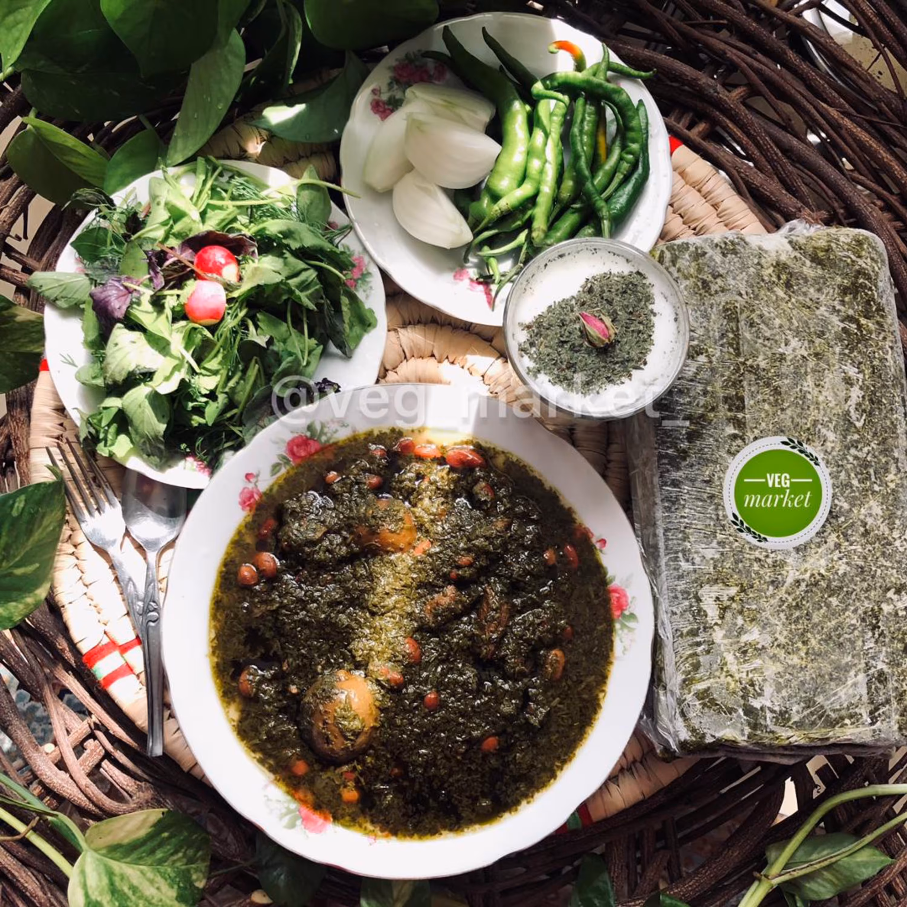 سبزی قورمه با کیفیت 500گرمی فوق العاده خوشمزه و خوش عطر
ارسال با پیک و پس کرایه