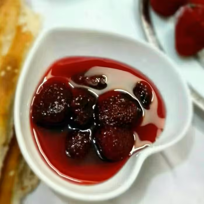 مربا توت فرنگی خانگی 450 گرمی