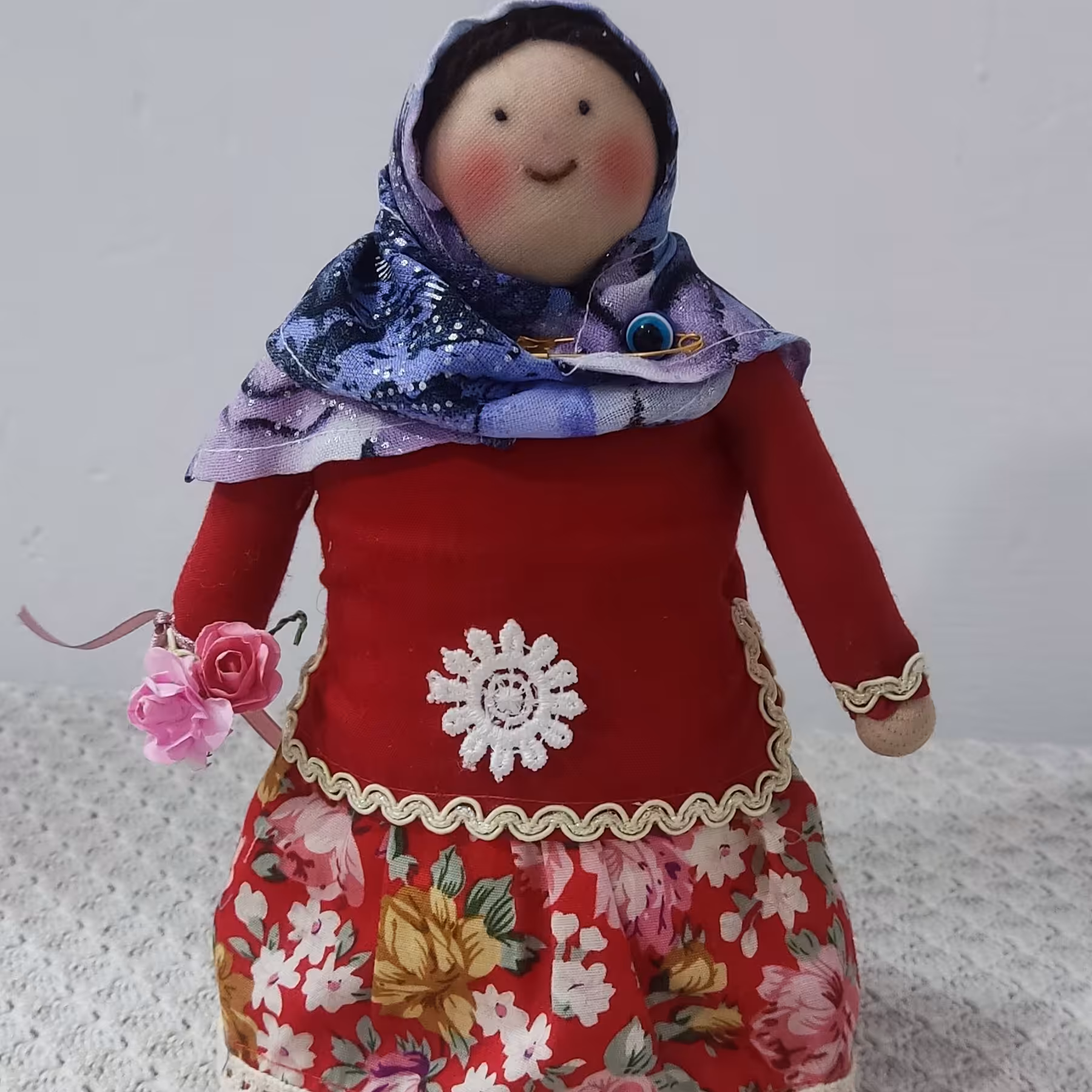 عروسک گلنسا ننه مادربزرگ دستدوز سنتی هدیه پارچه گل گلی تزیینی دخترانه زنانه دکوری ارزان عید نوروز هفتسین اجیل مجلسی