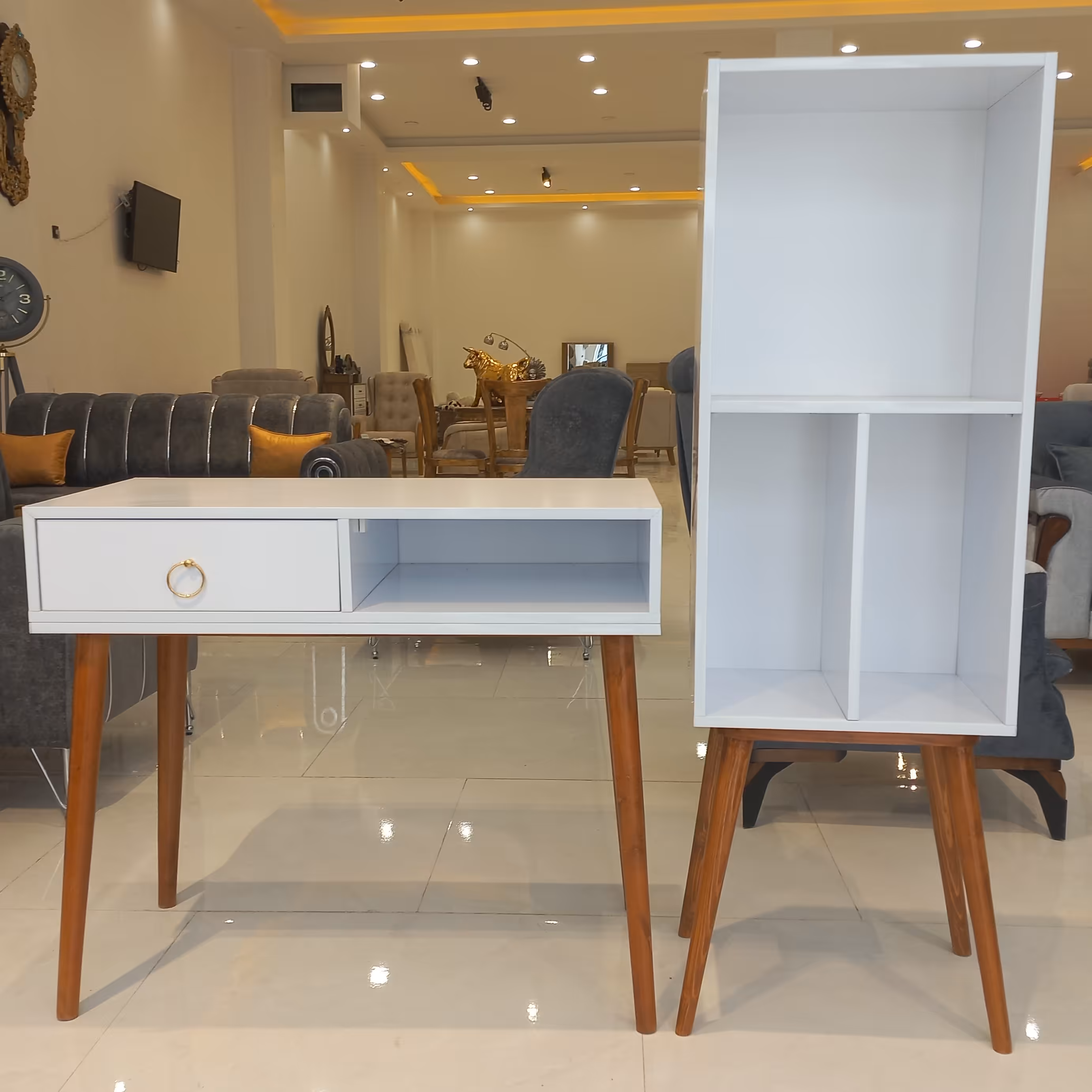 میز تحریر تک کشو