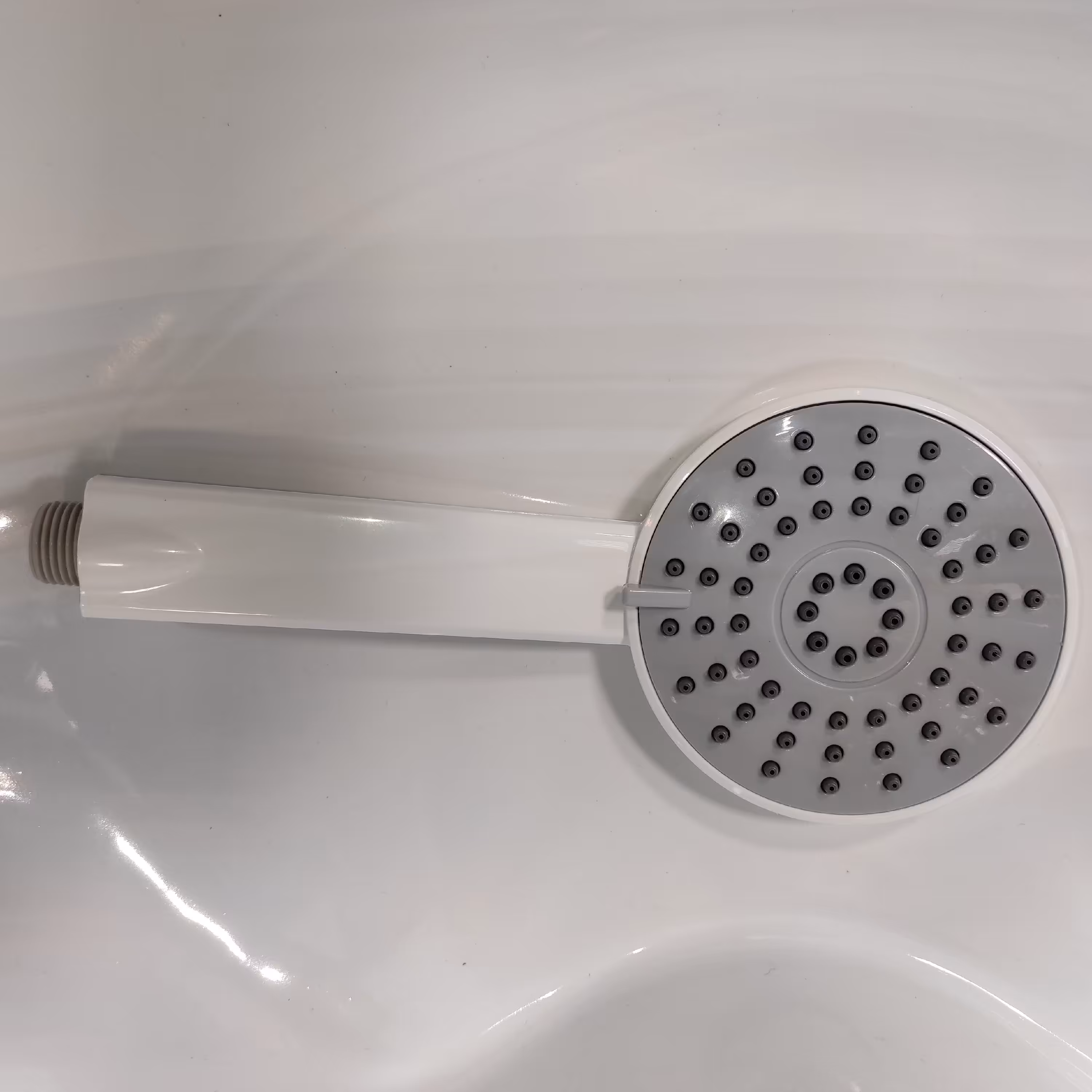 گوشی سیار دوش حمام مدل پرشیا رنگ سفید(خرید بالای یک میلیون تومان ارسال رایگان)