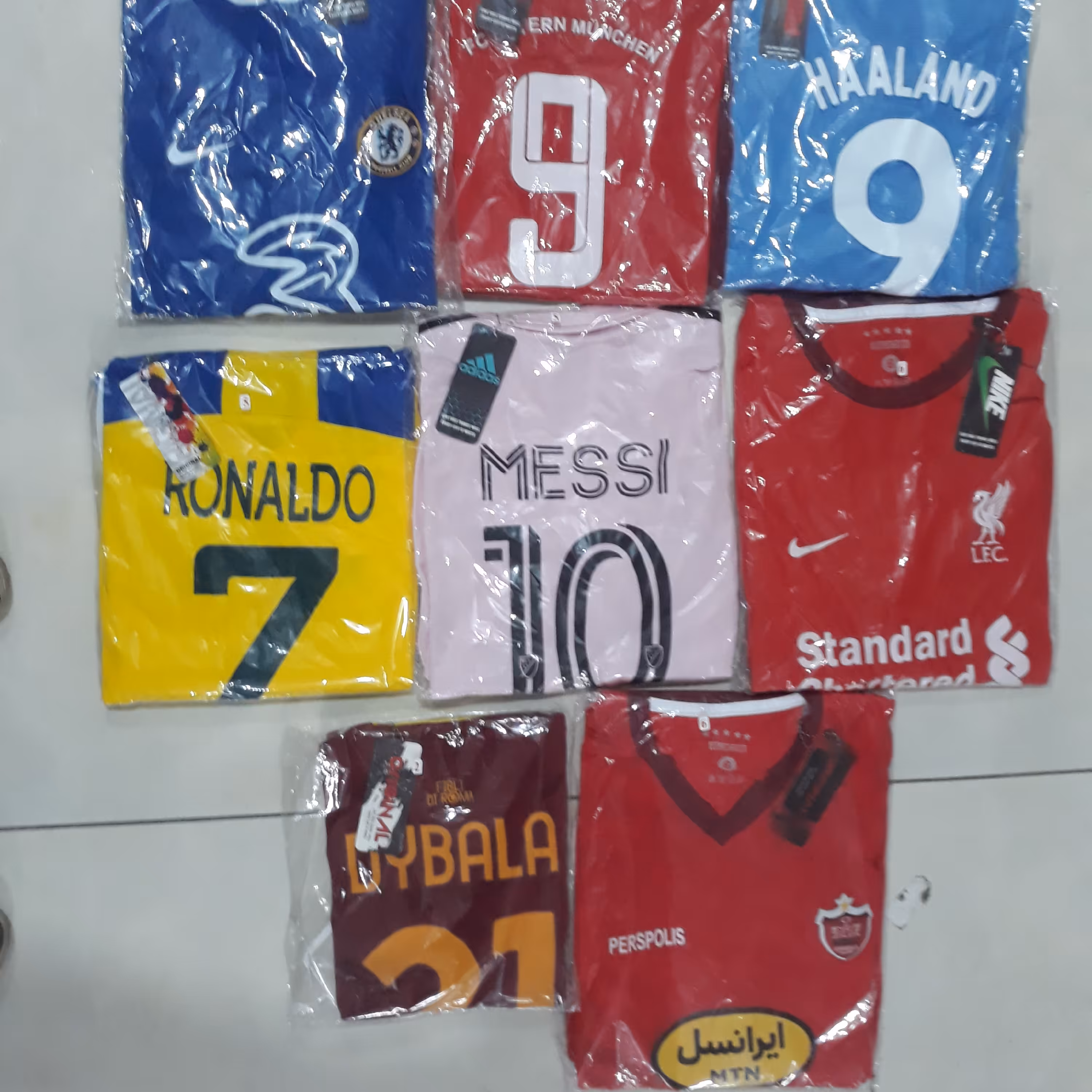 پیراهن و شورت ورزشی برای باشگاه های مختلف با پارچه فلامنت سوزنی