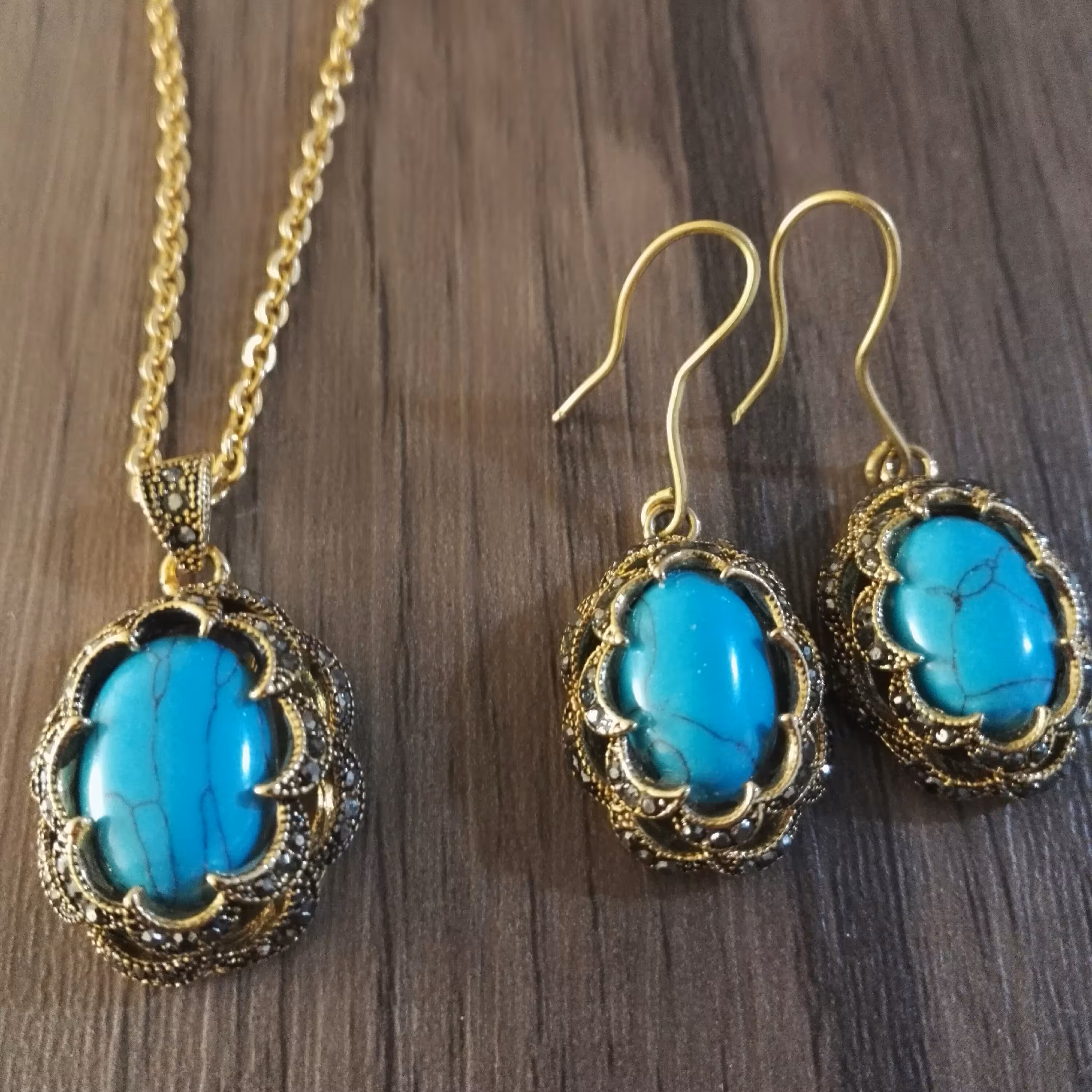 نیم ست فیروزه