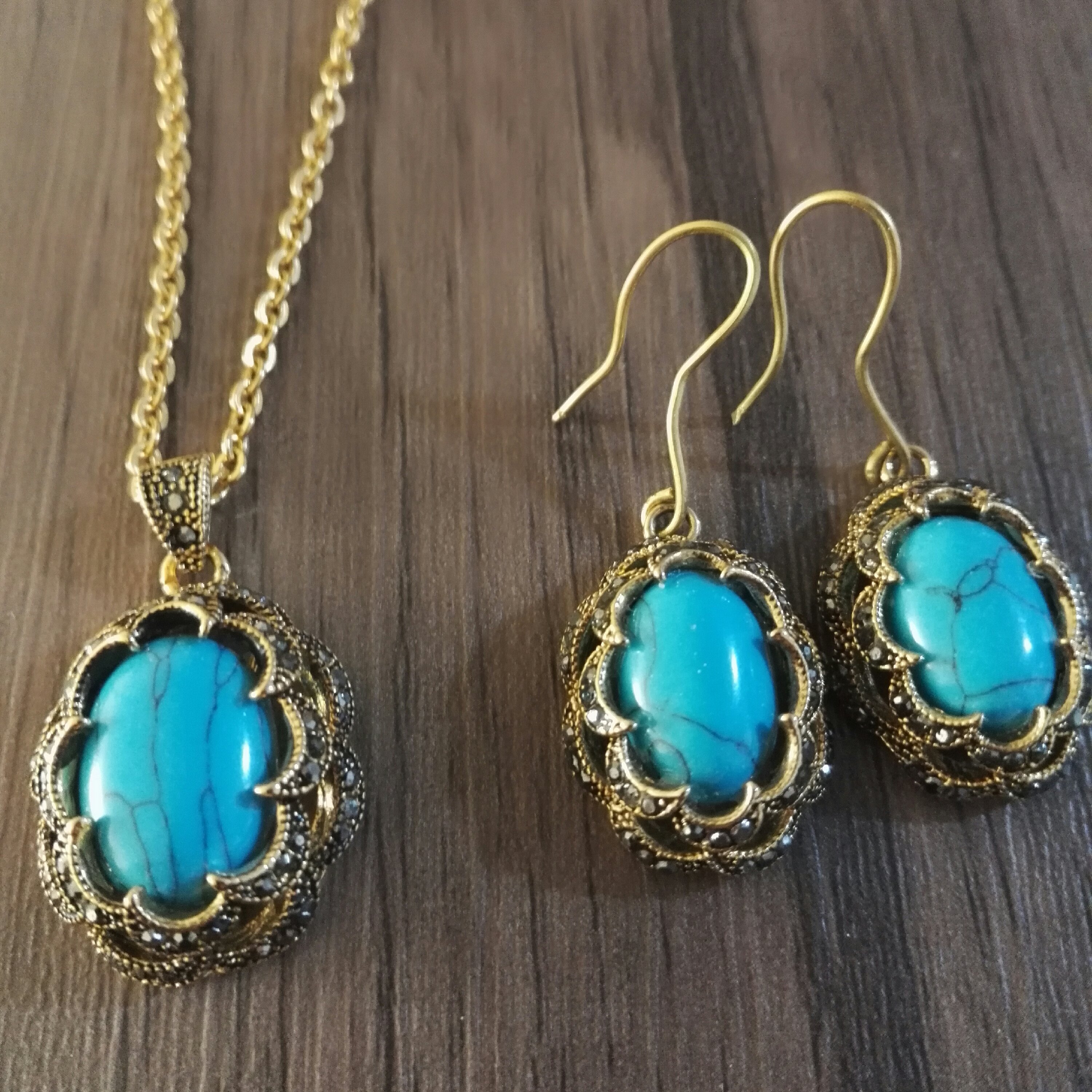 نیم ست فیروزه