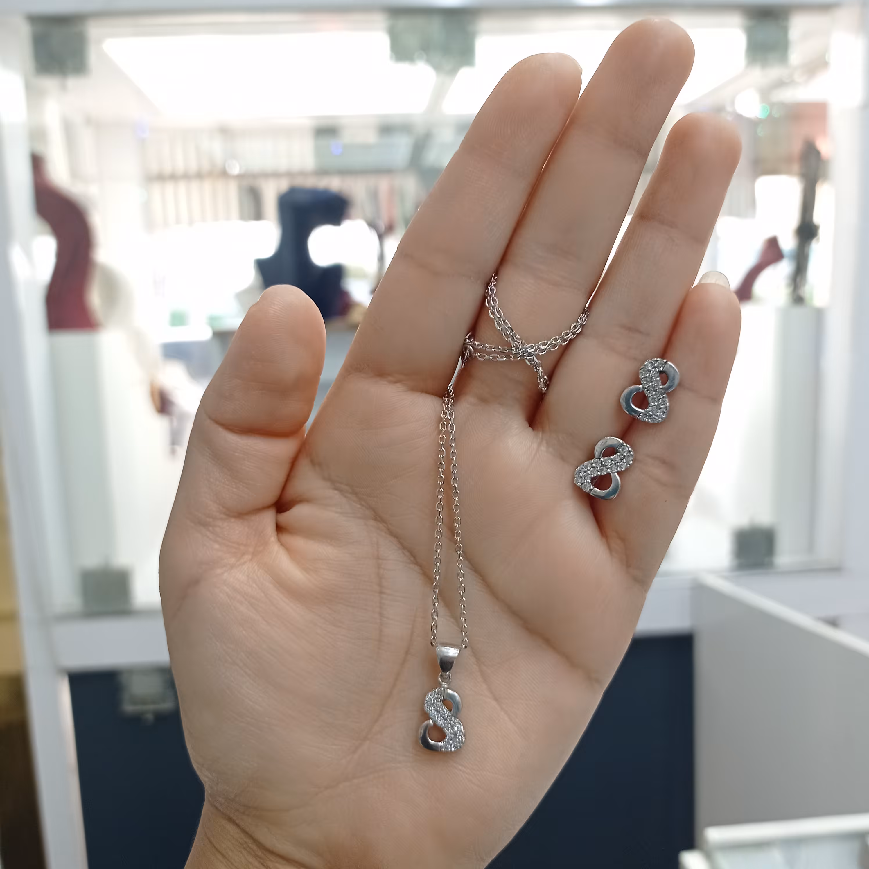 نیمست نقره بی نهایت بسیار شیک و خاص با وزن 5.55 گرم