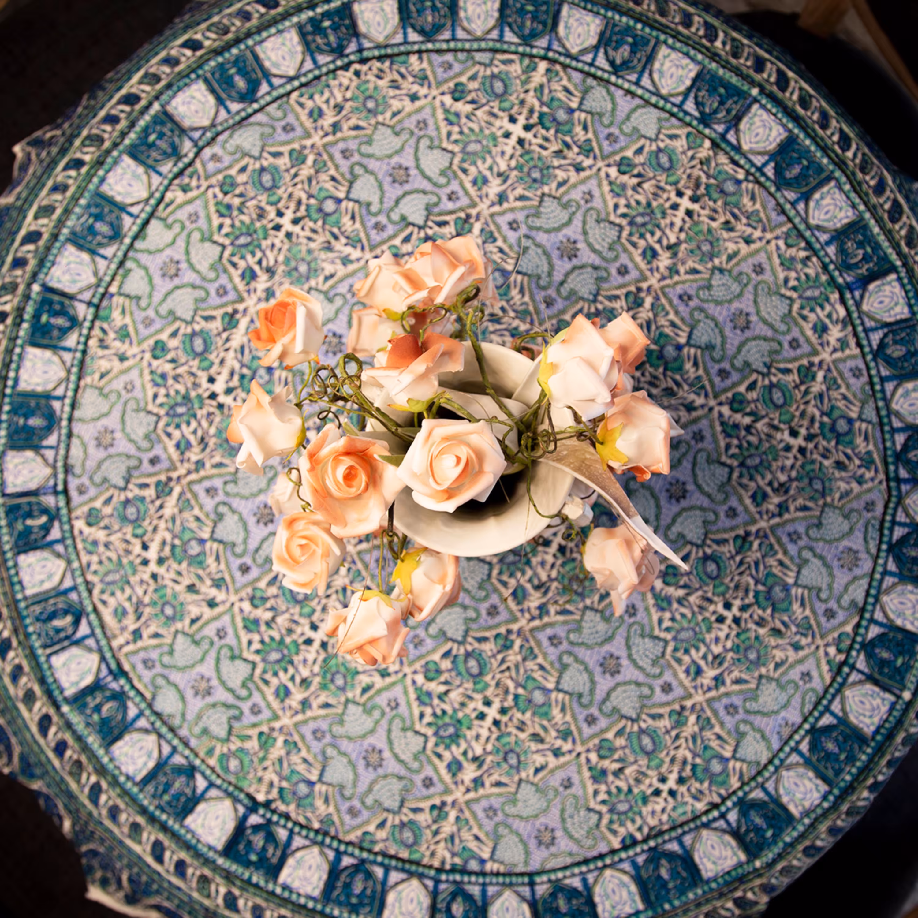 رومیزی قلمکار گرد 4 نفره طرح سرامیکی