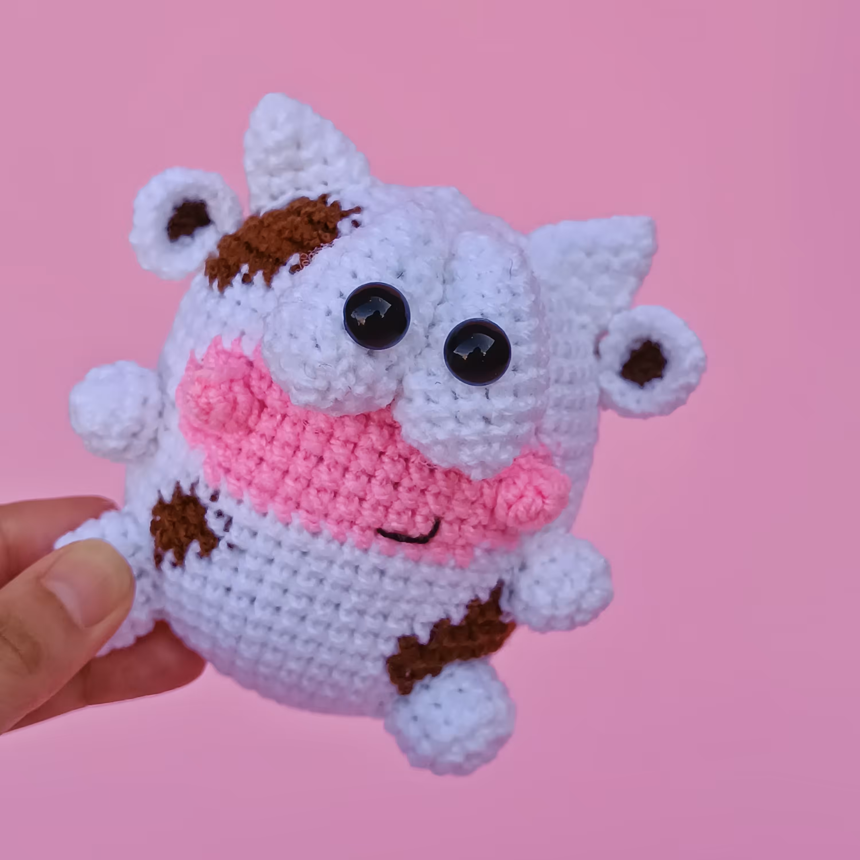 عروسک بافتنی گاو بانمک