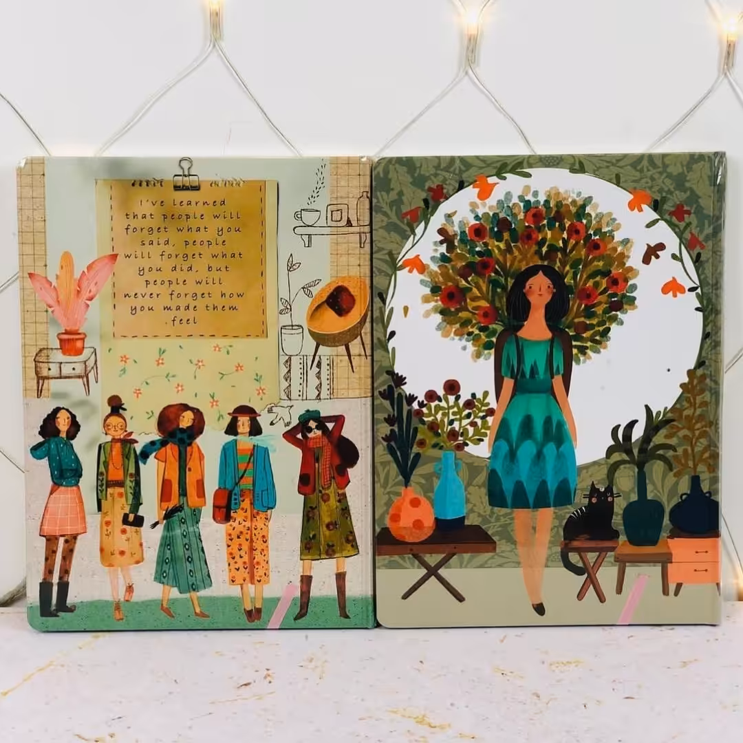 دفتر فانتزی 120 برگ رحلی سایز A4 در طرح های متفاوت