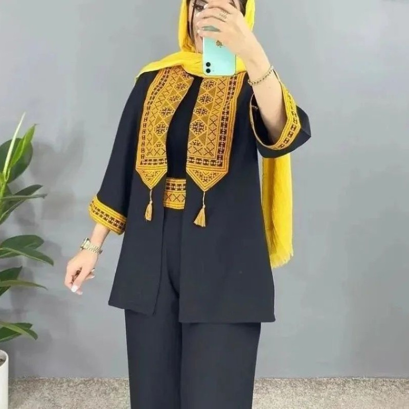 مانتو شلوار منگوله دار کتیبه ای جنس پرشیا مکانیک تک رنگ اول موجودی بعد ثبت سفارش ارسال شده رایگان