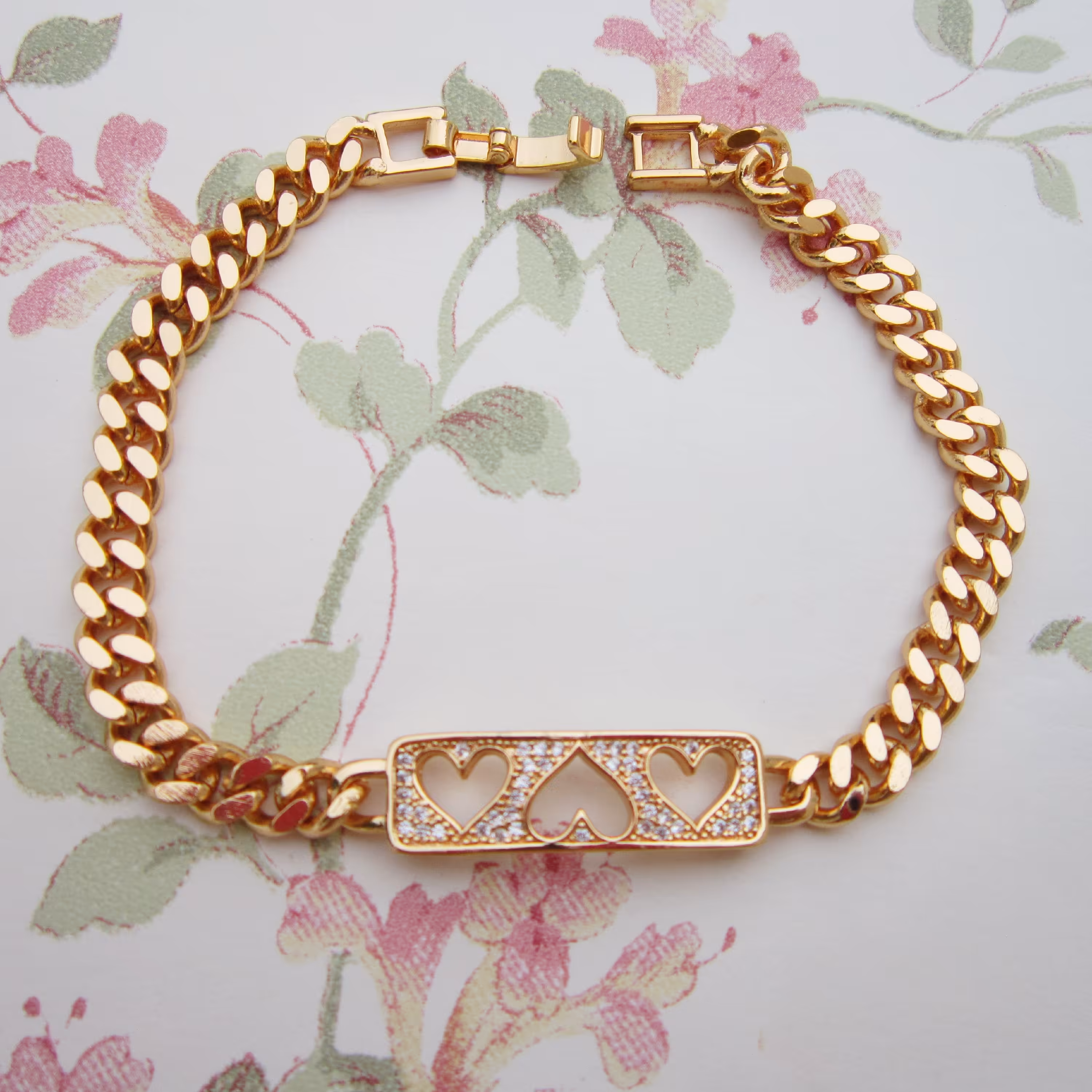 دستبندبرندوای اس ایکس رنگ ثابت طرح طلاکیفیت عالی کد4