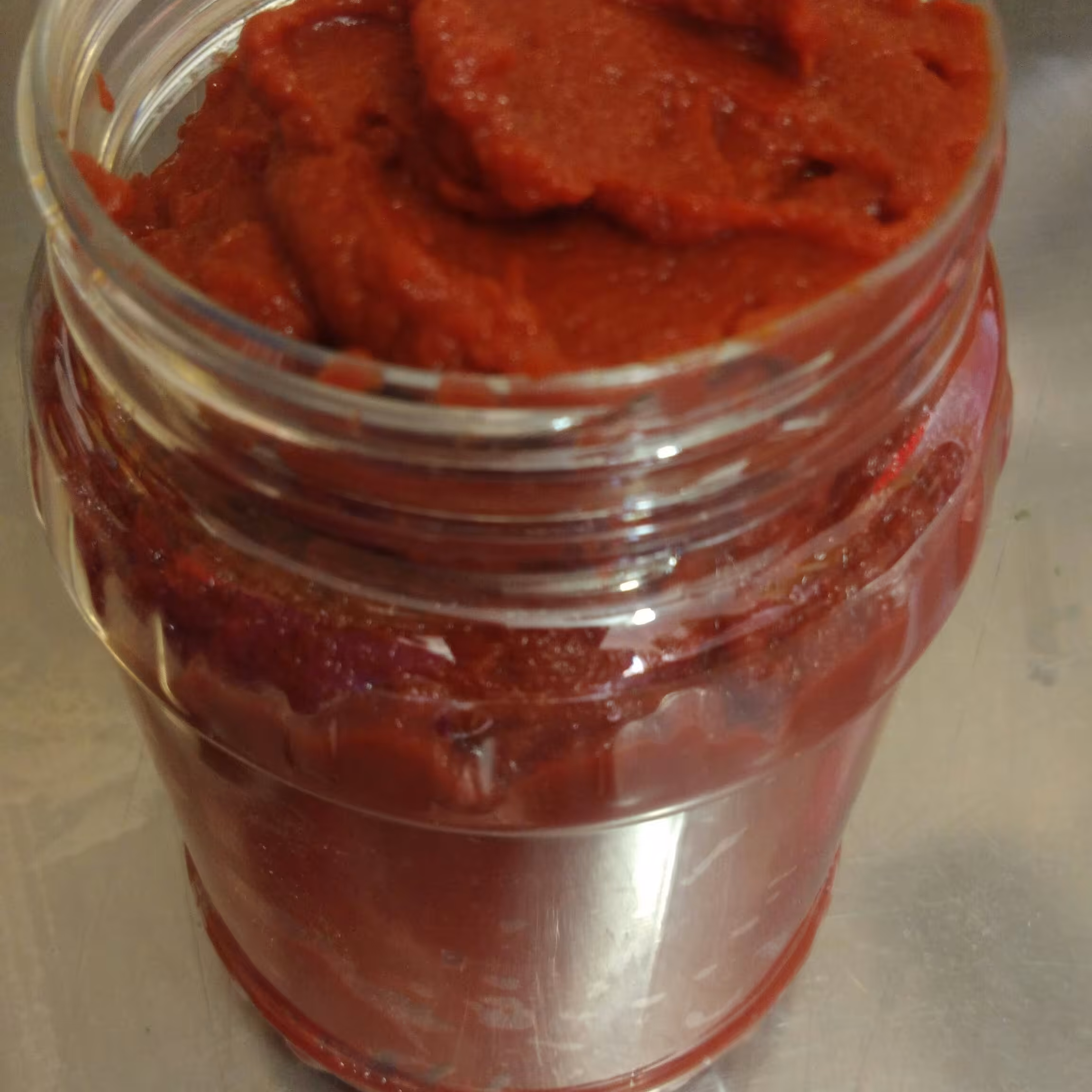 رب گوجه محلی خوشرنگ و تازه و بدون کپک 2500 گرمی