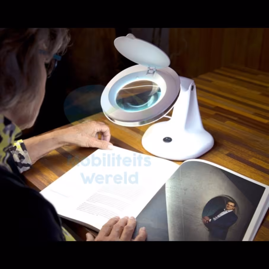 ذره بین چراغدار