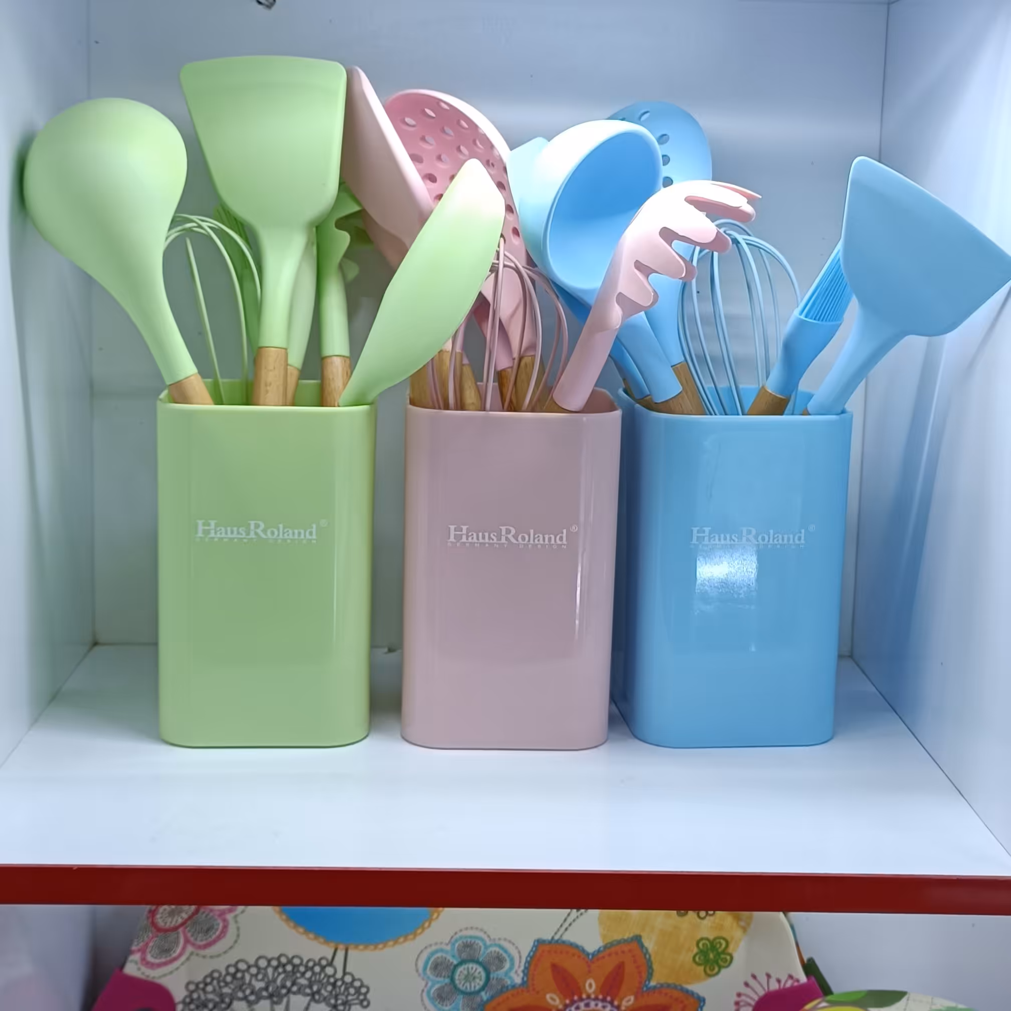 سرویس کفگیر و ملاقه 8 پارچه سیلیکونی دسته چوبی