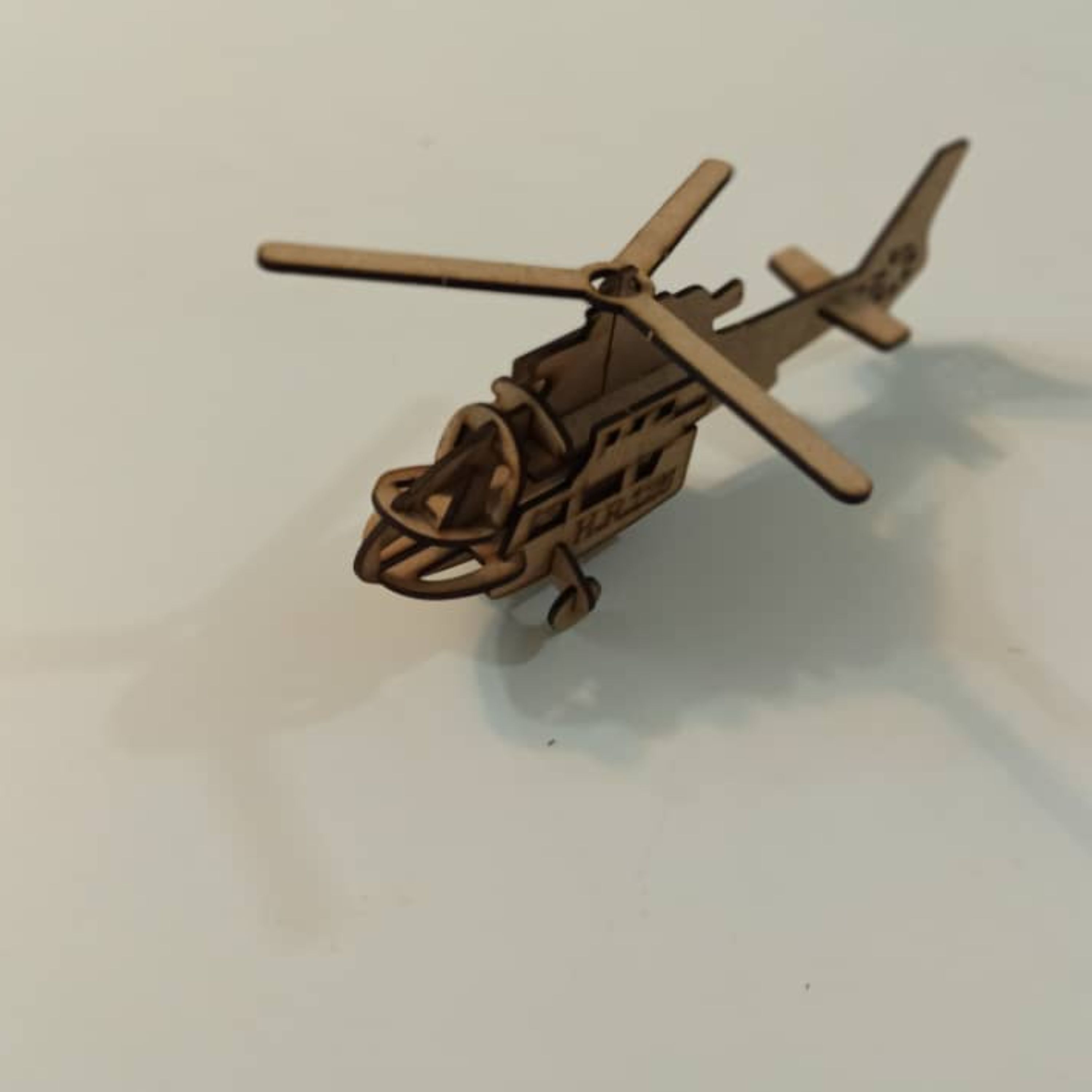 پازل سه بعدی چوبی هلی کوپترشهری  با جزییات و زیبا محکم و سبک