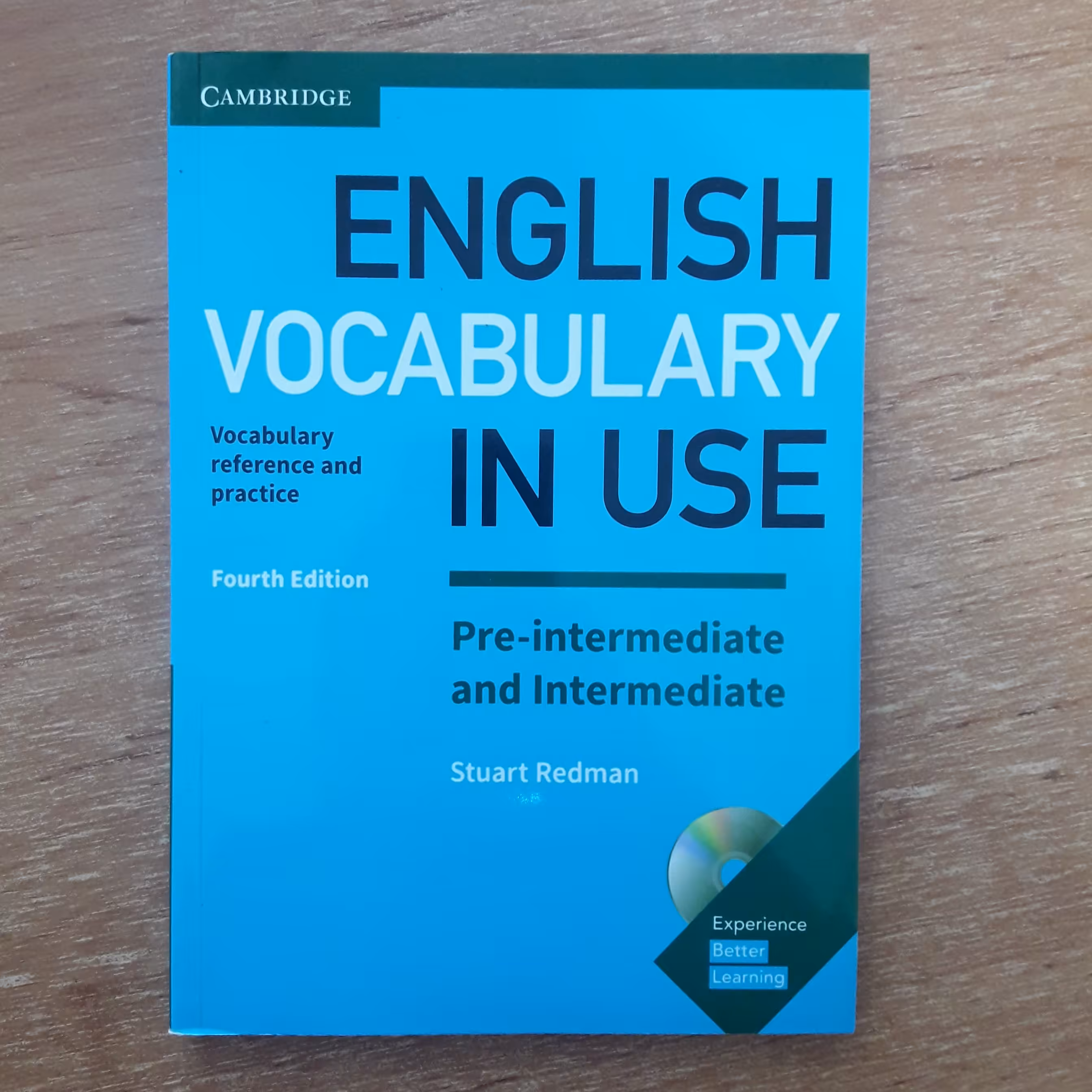 کتاب زبان وکبیولری این یوز English Vocabulary In Use Pre-Intermediate and Inter از انتشارات کمبریج به همراه Qr کد
