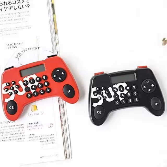 ماشین حساب فانتزی طرح دسته گیم پلی استیشن