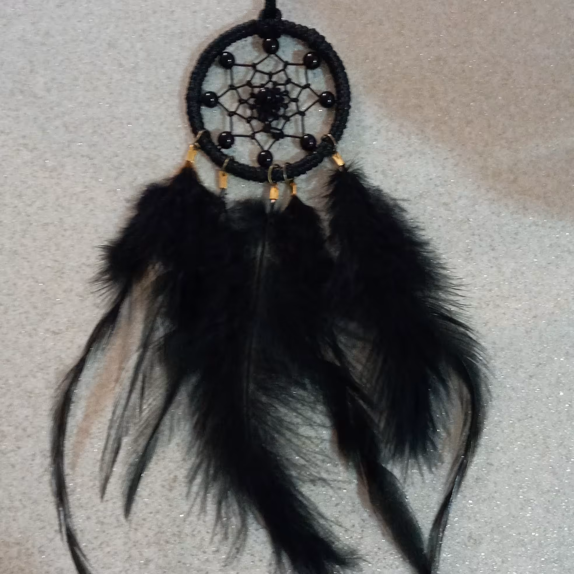 دریم کچر ساده   آویز ماشین یا گردنبند زیبا با پرهای طبیعی و مهره های اصل و سنگ انیکس هدیه ایی متفاوت 