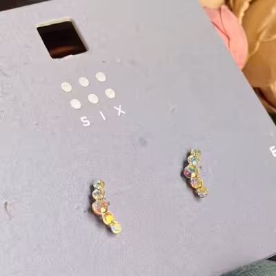 گوشواره میخی نقره گوشواره مینیمال مقره عیار 925 بینظیر برای کادو تولد