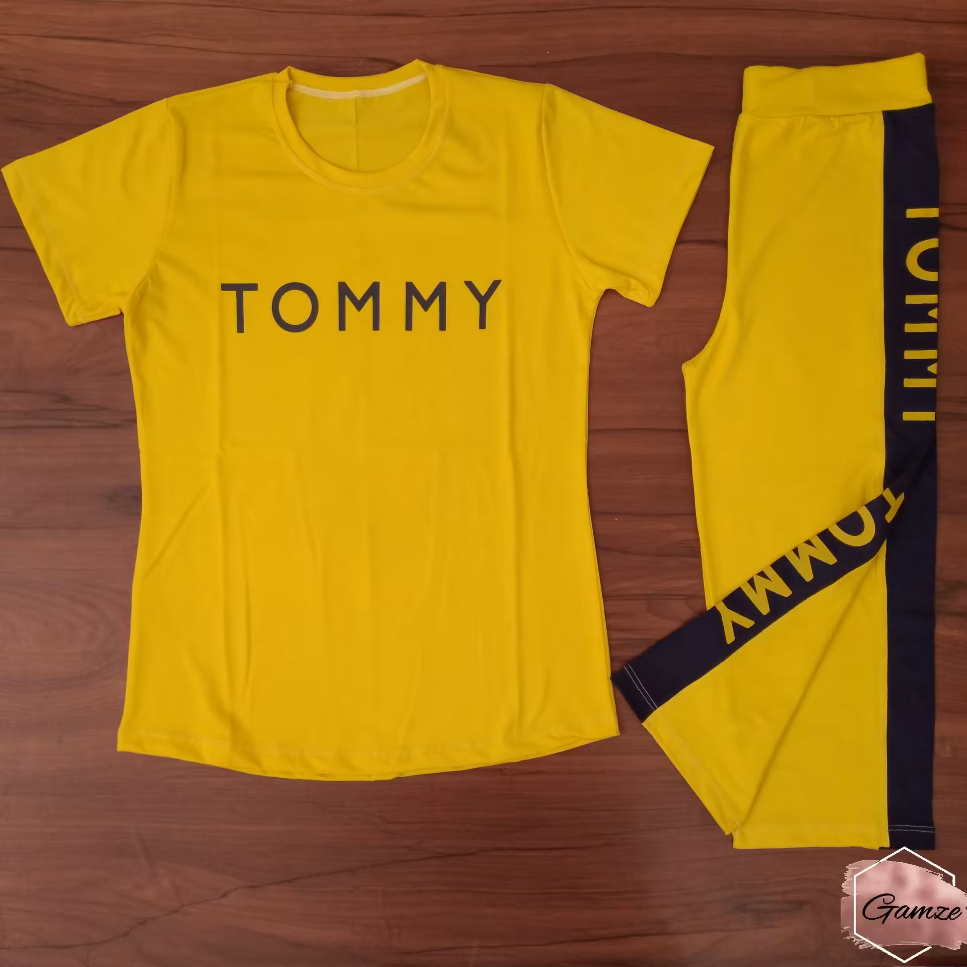 تاپ و شلوارک اسپرت