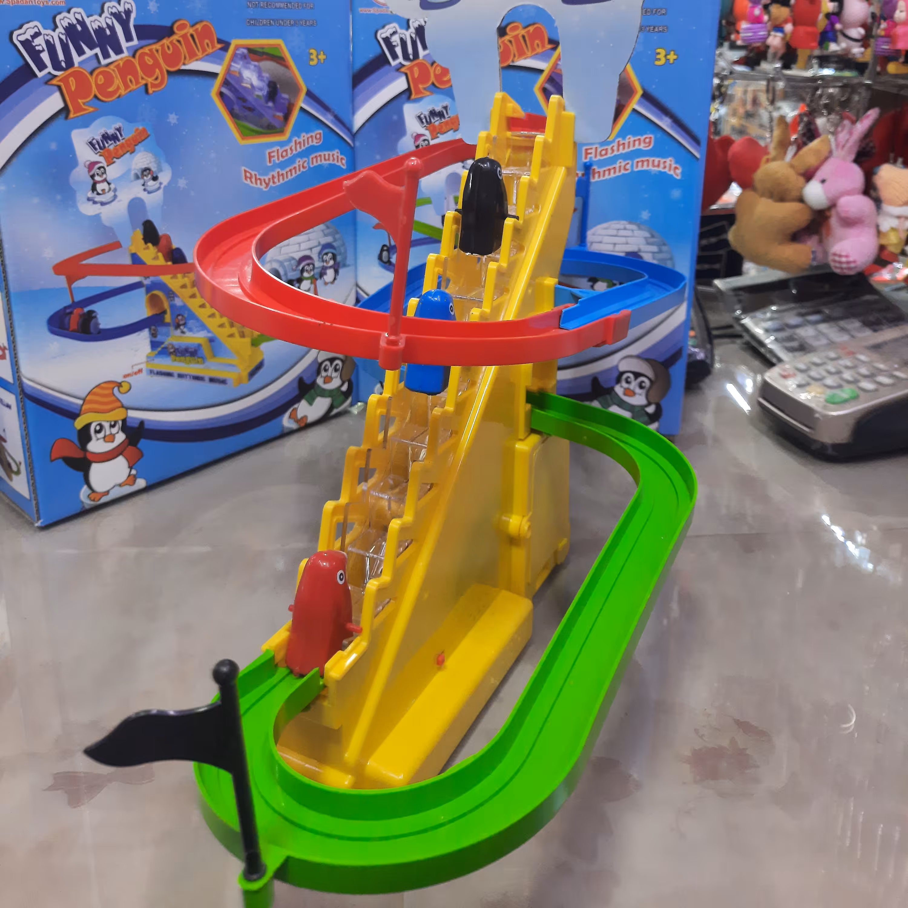 پله پنگوئن، موزیکال ،باطری خور