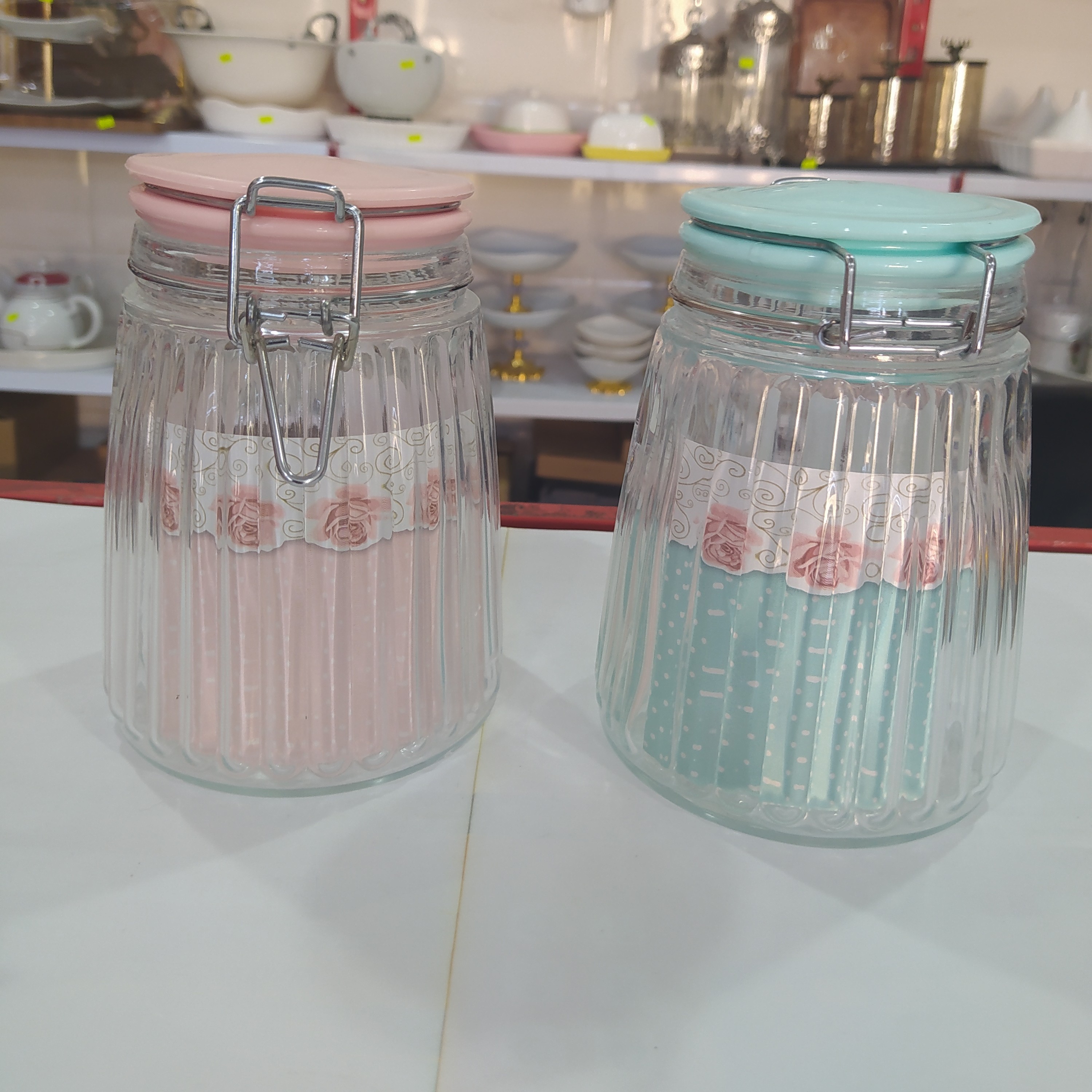 بانکه شیشه ای درب چفتی
