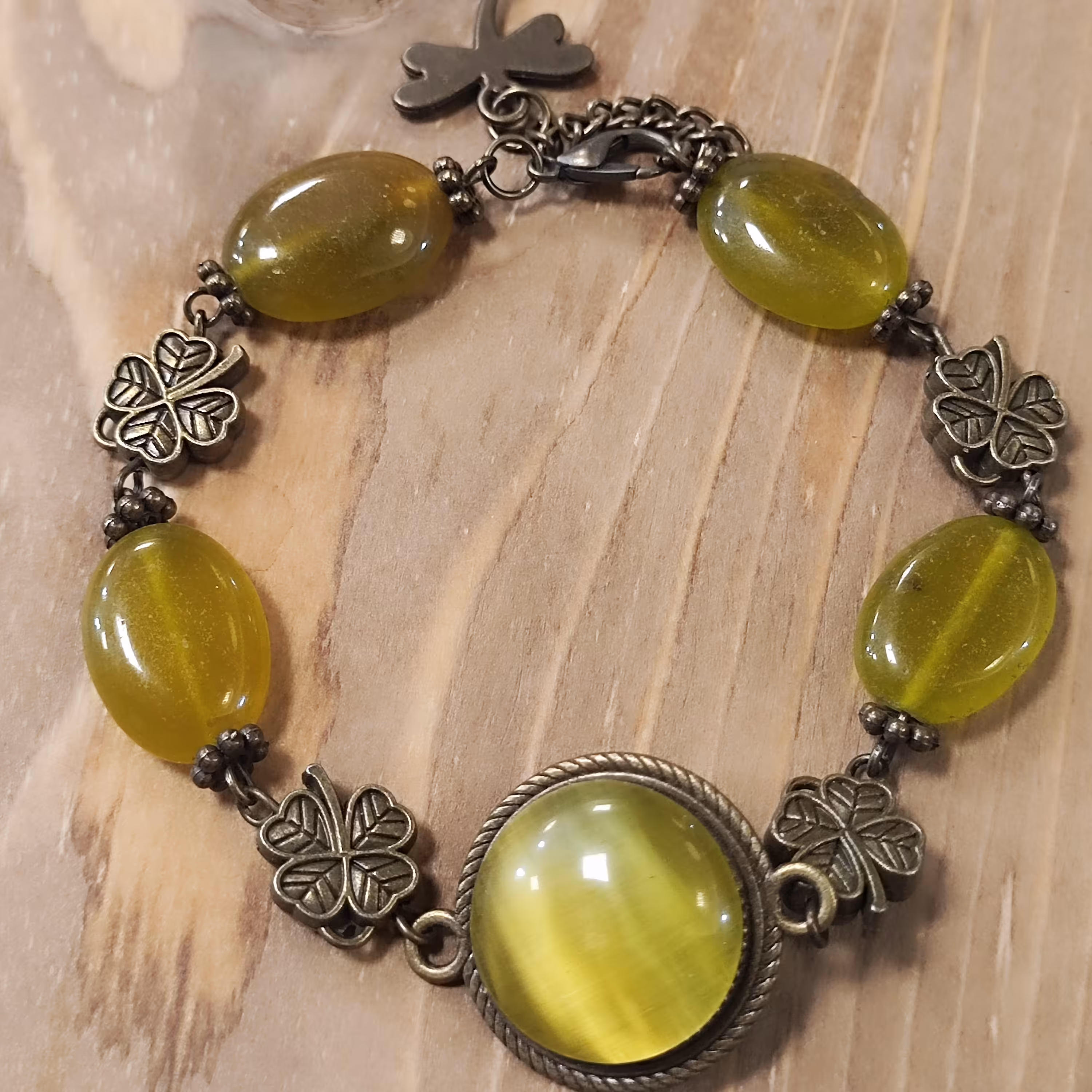 دستبند عقیق و چشم گربه