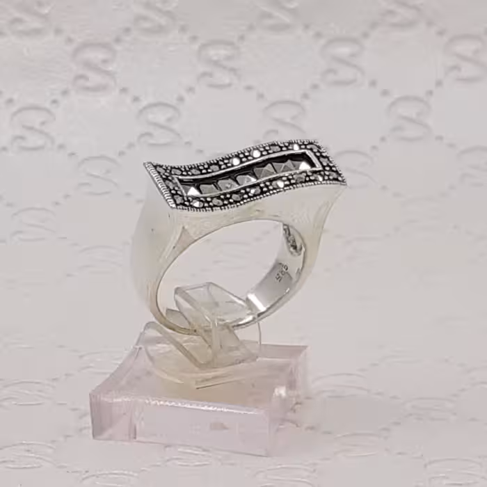 حلقه نقره زنانه سیاه قلم تایلندی سنگ مارکازیت