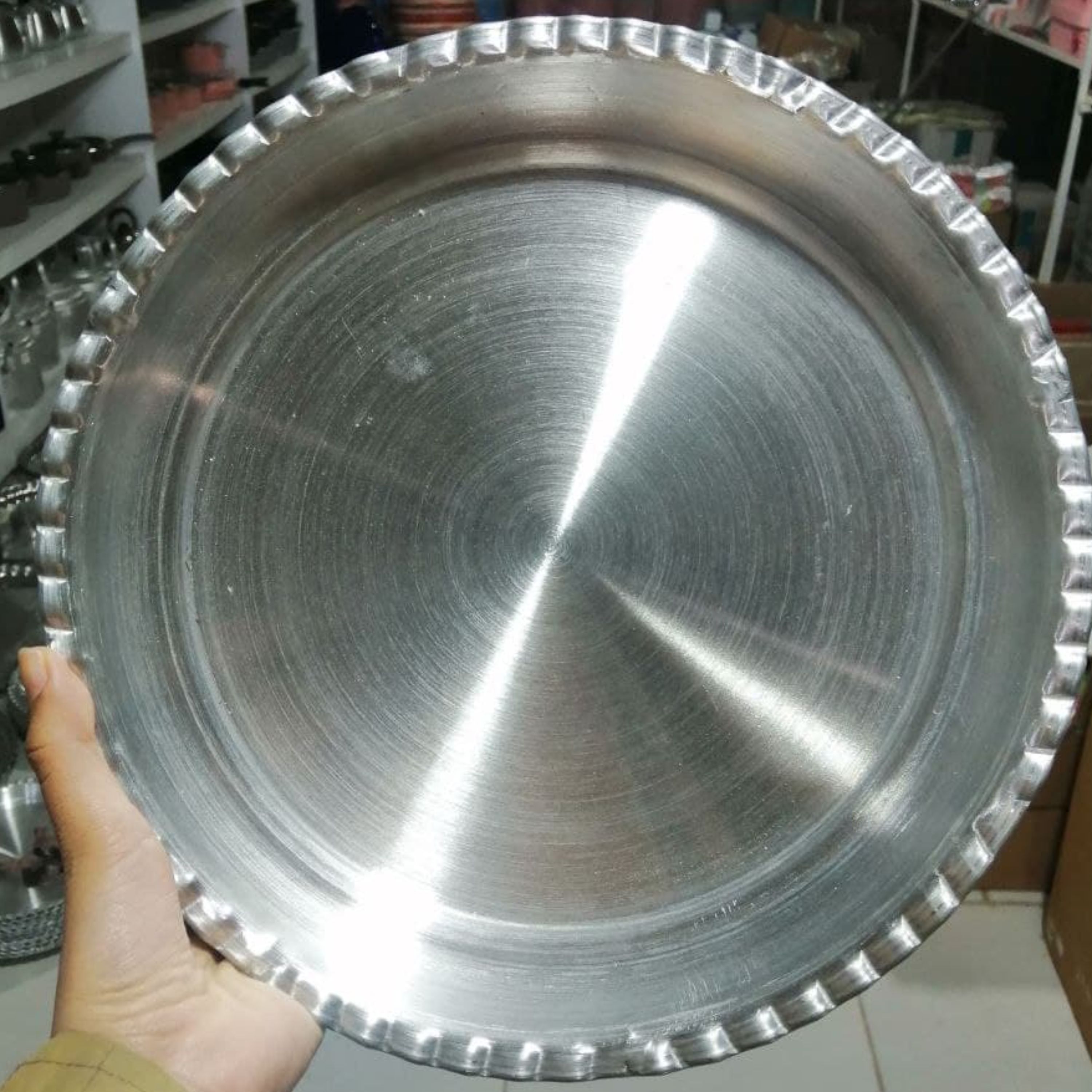 سینی کنگره آلومینیوم قطر28نمره3تهیه شده از بهترین مواداولیه پذیرایی 