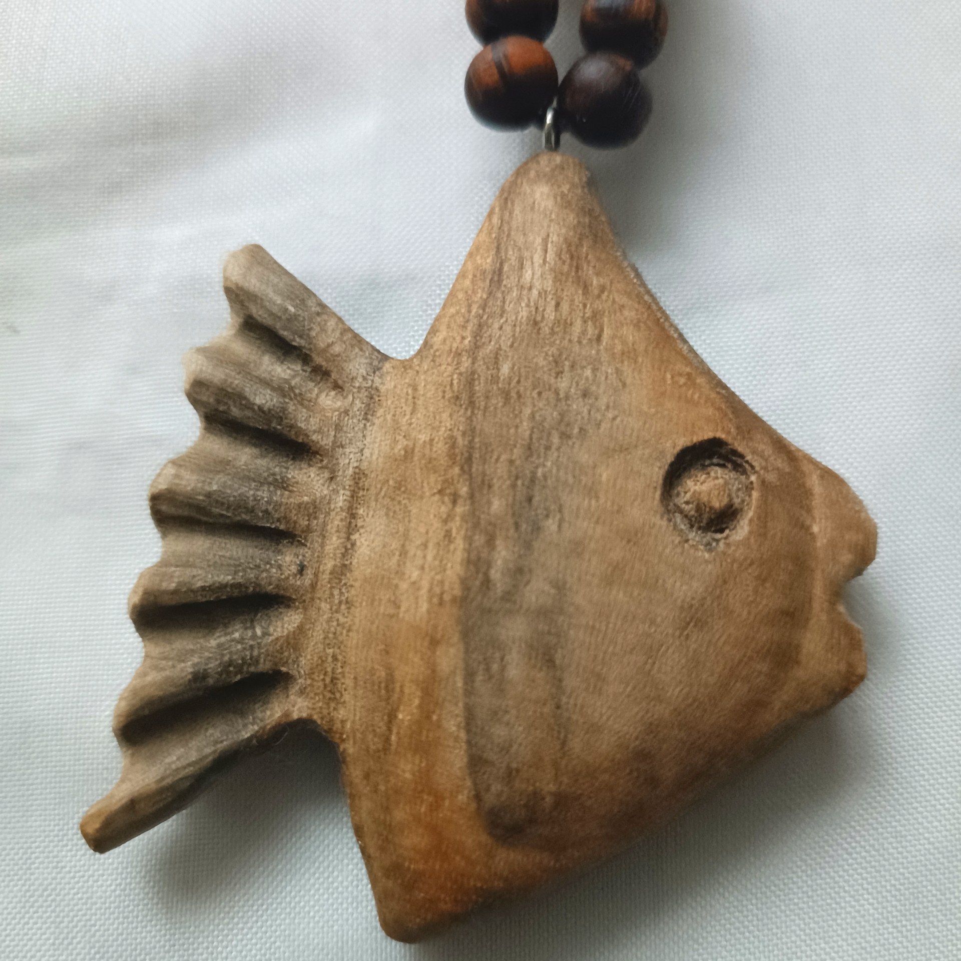 گردنبند و رومانتویی چوبی دست ساز ماهی