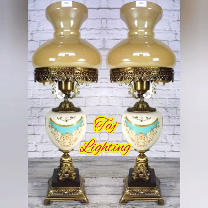 آباژور چراغ رومیزی طرح لیما سفید با حباب قالپاقی