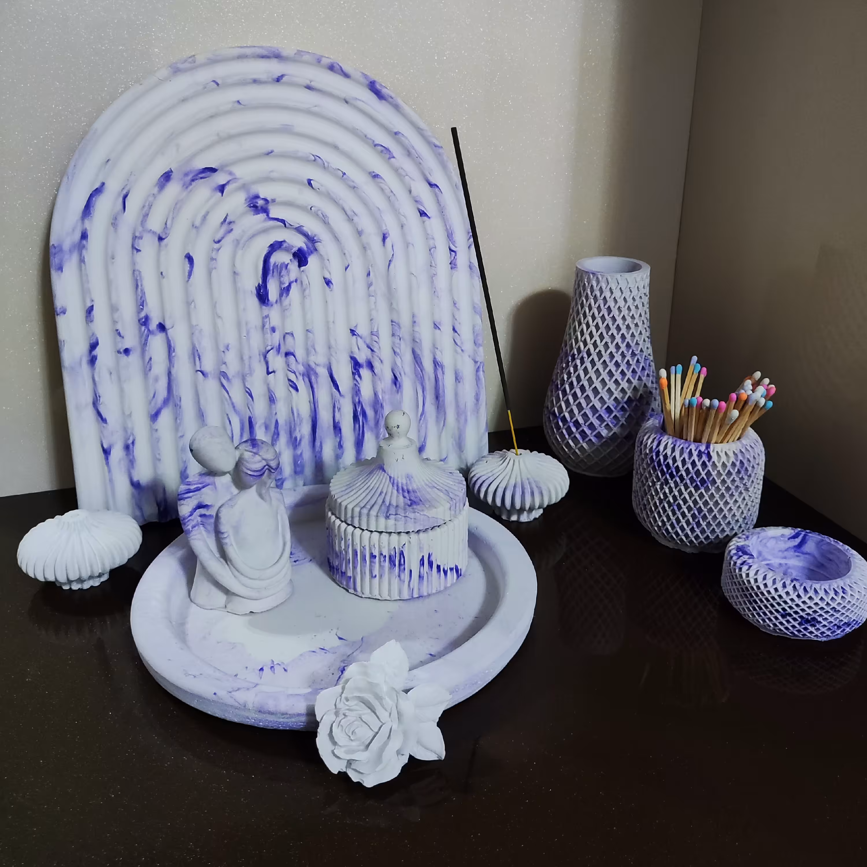 دست سازه های بتنی 