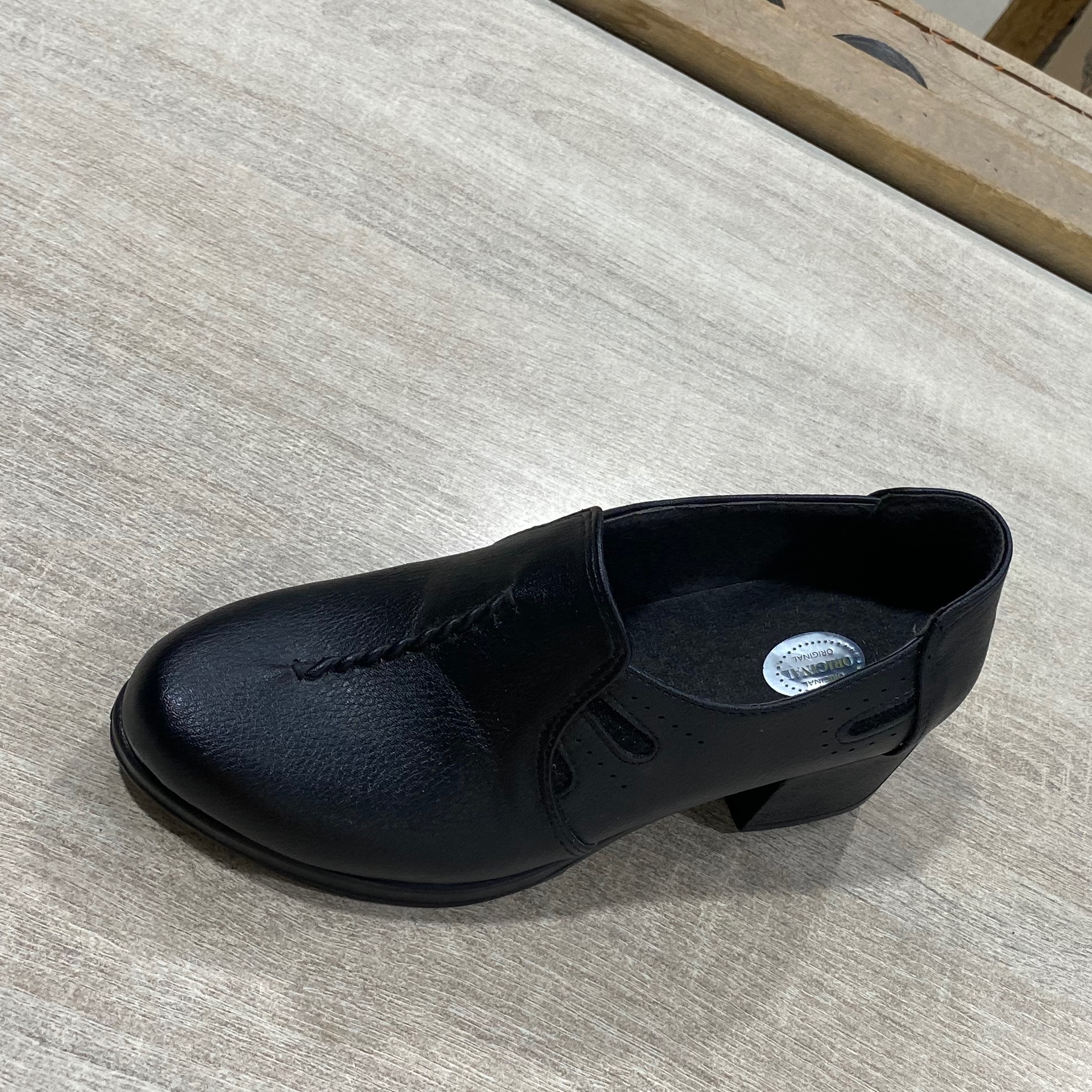 کفش راحتی مجلسی زنانهO
زیرهpuو رویه چرم بیاله درجه1
کف طبی
پاشنه3سانتی
37ت40